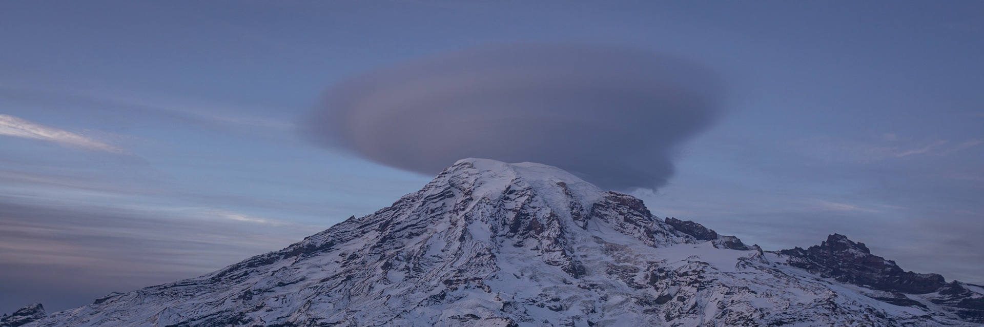 Lenticular cloud over Mt. Rainier 