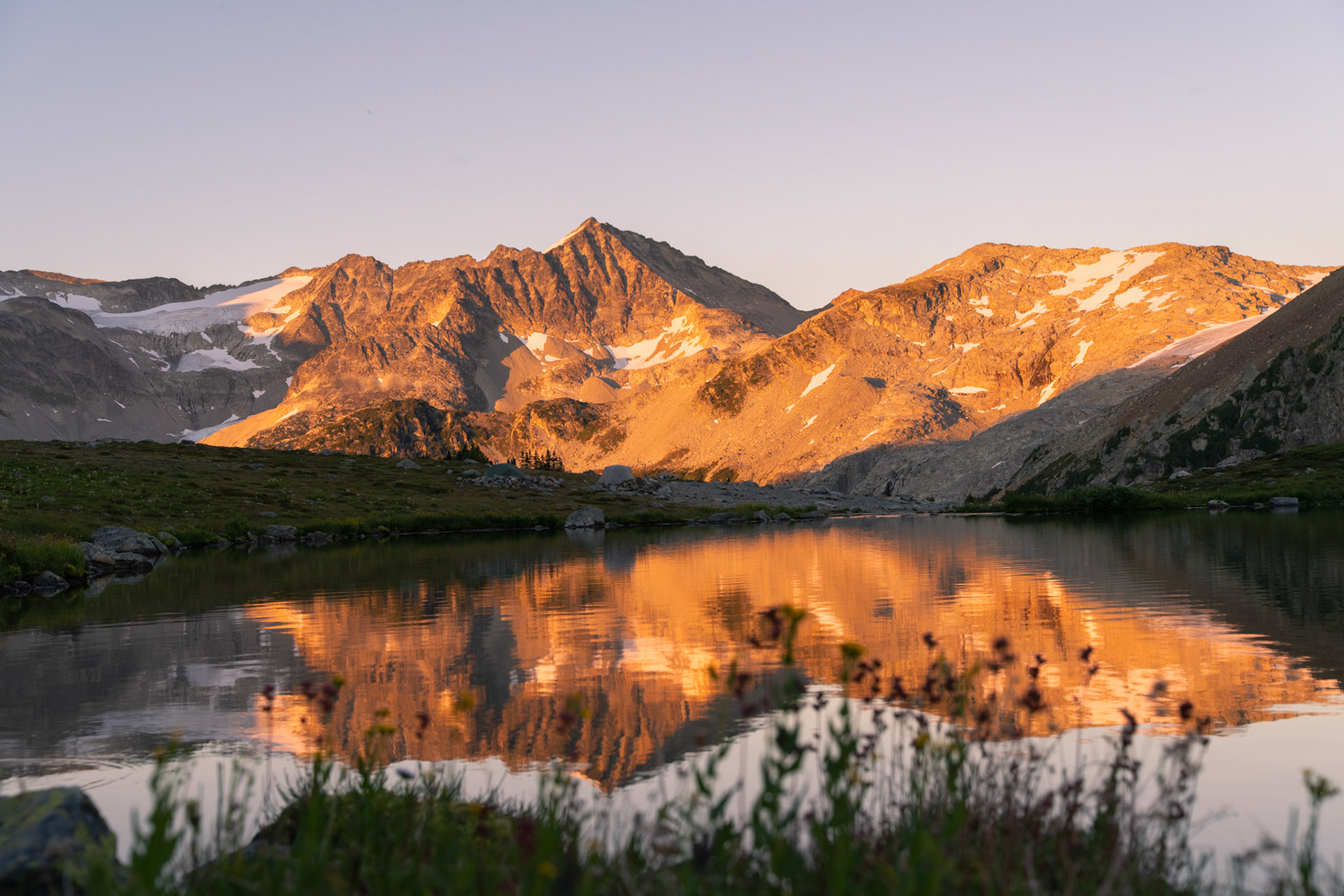 The spearhead mountains