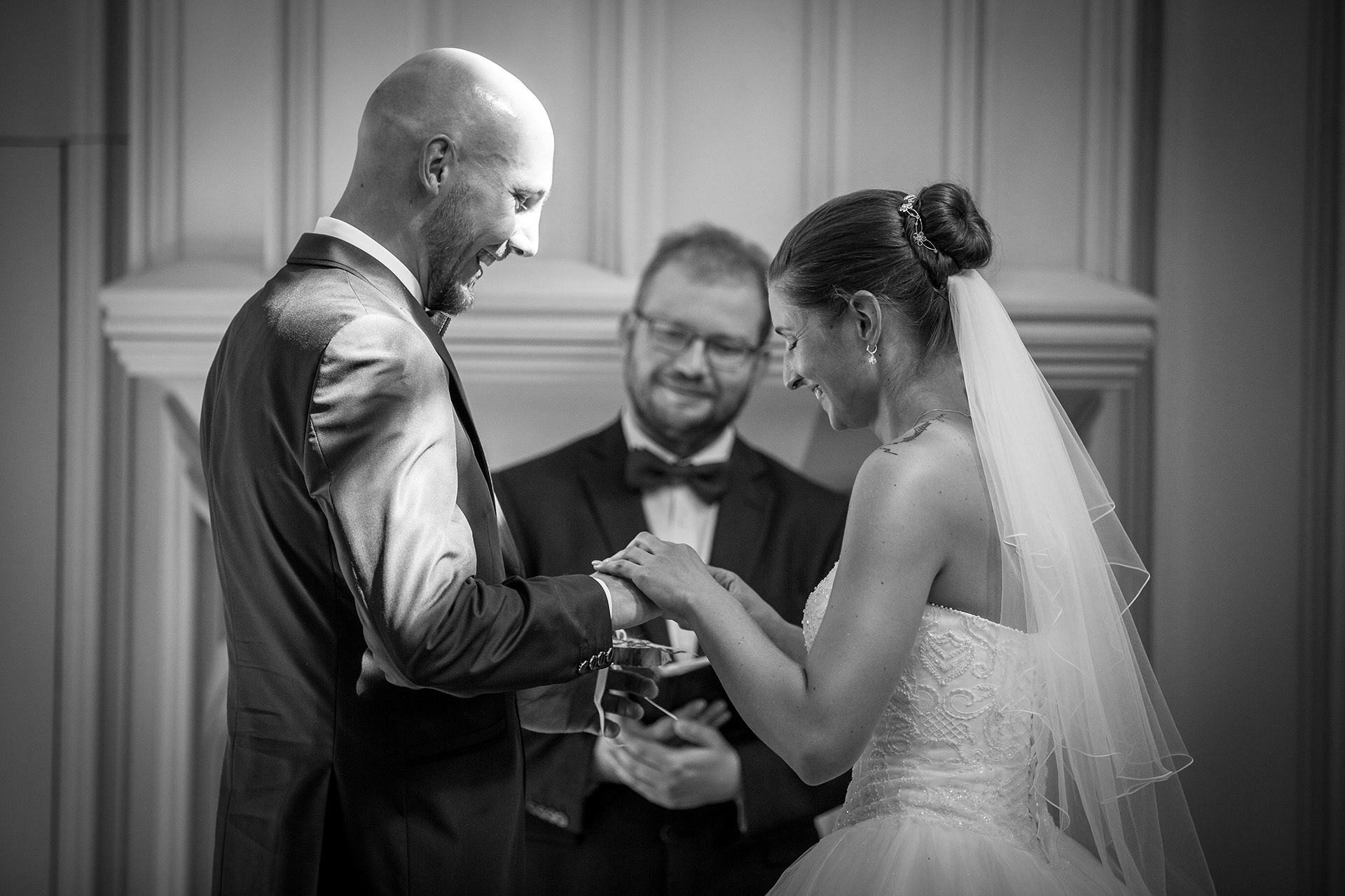 Hochzeit in Potsdam Babelsberg - Alte Neuendorfer Kirche.