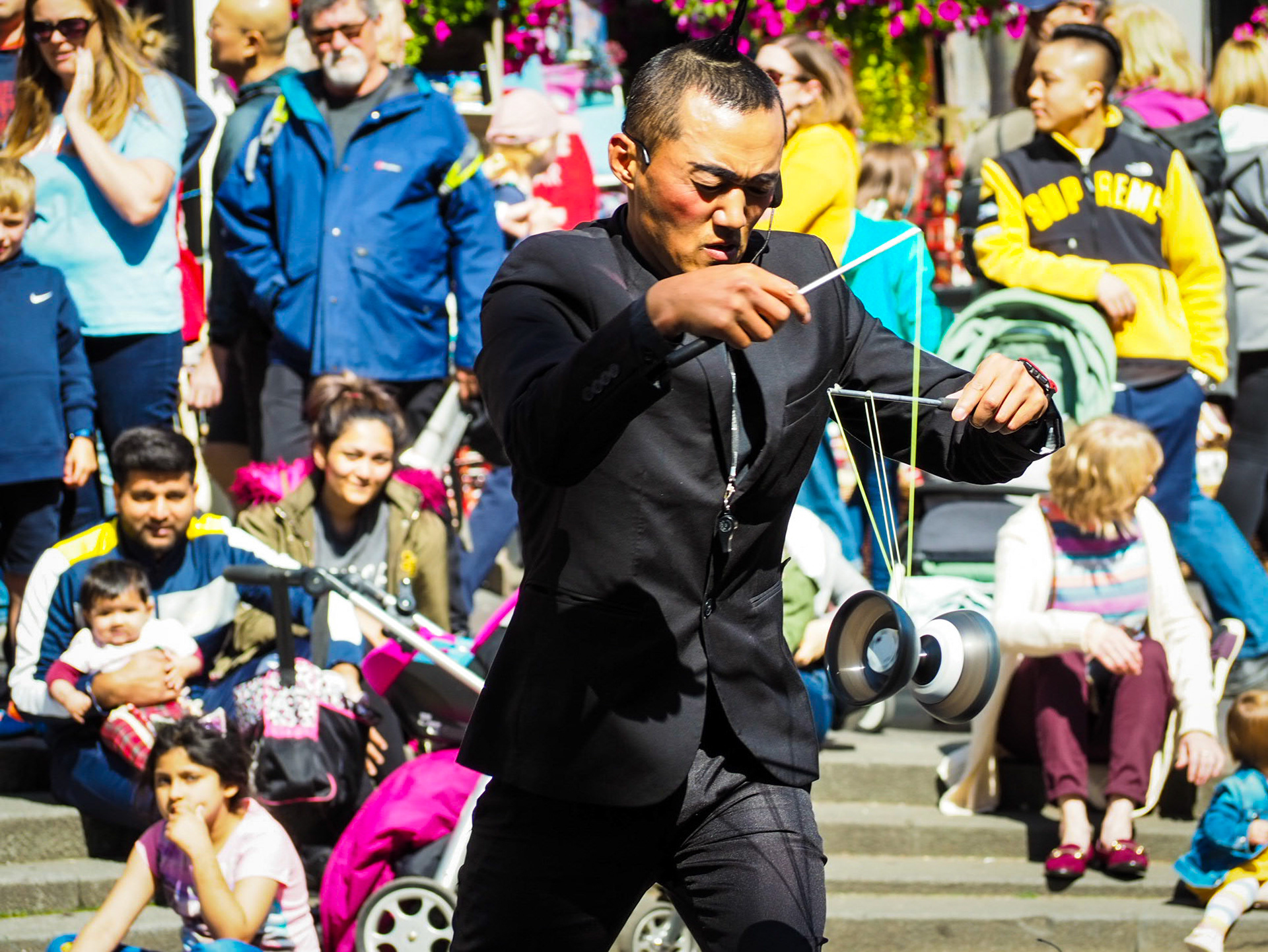 Street Performer on the Royal Mile