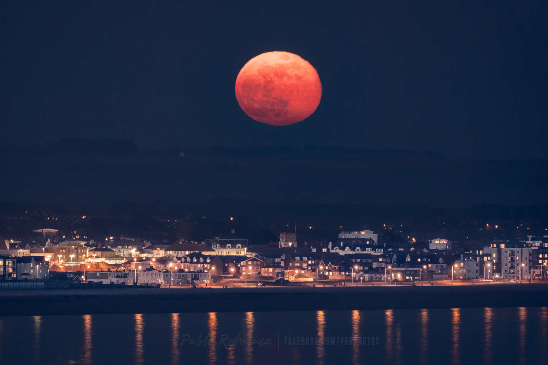 Seaford Full Moon rising, April 2020