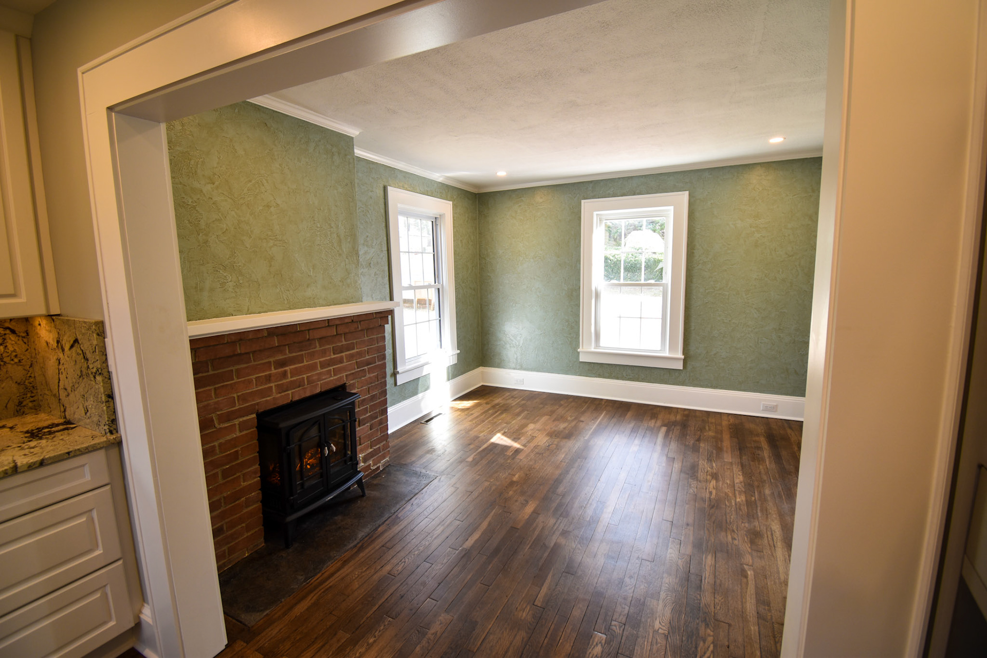 Dining Area/Fireplace