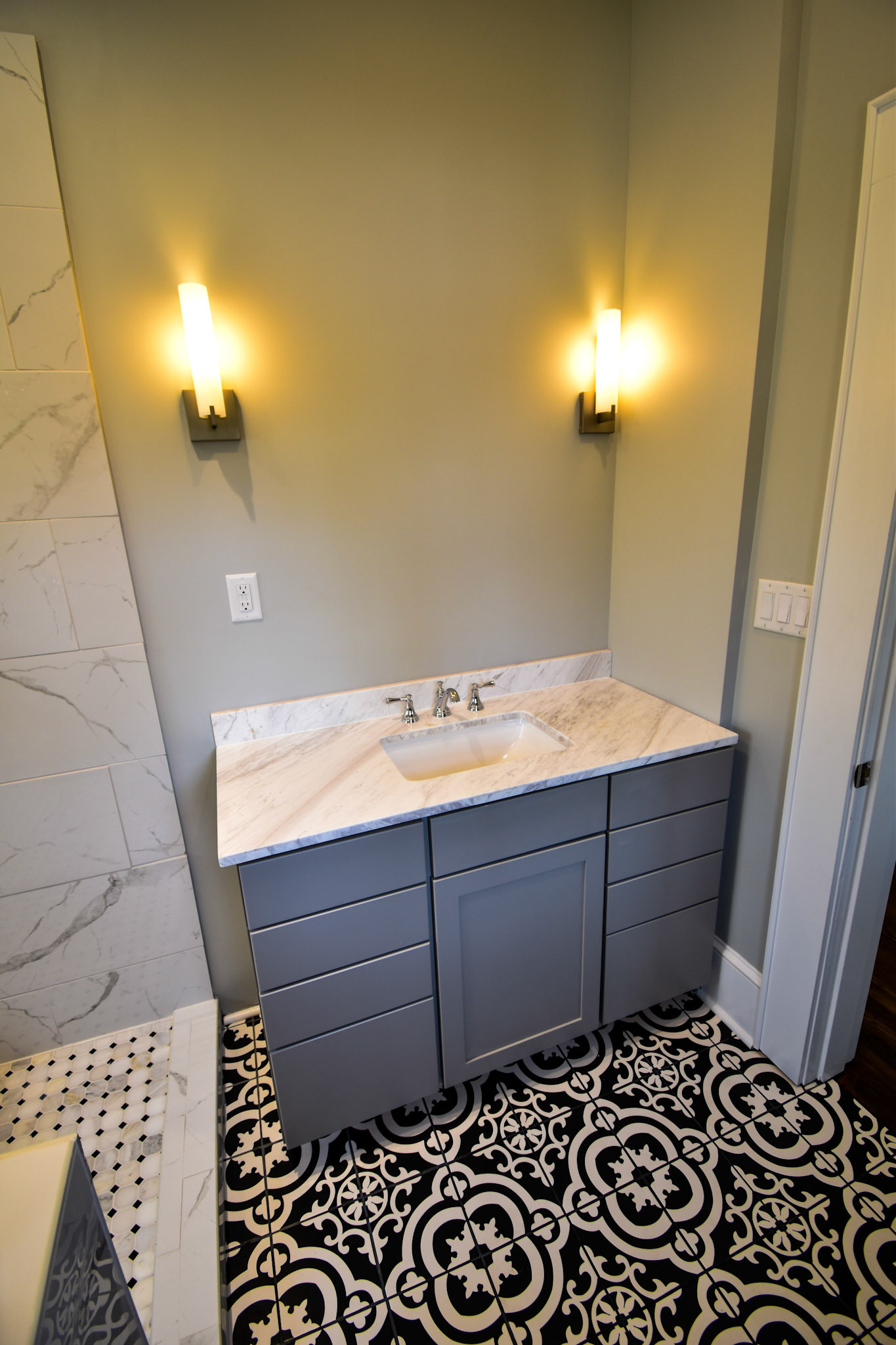 Main Bathroom View 2