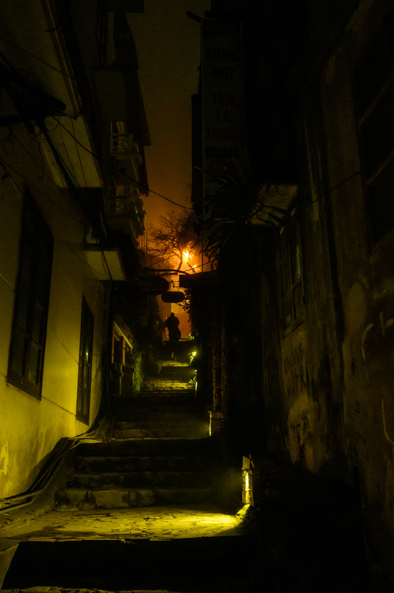 At this time of year Sapa is frequently in clouds, making beautiful neon-lit night scenes.