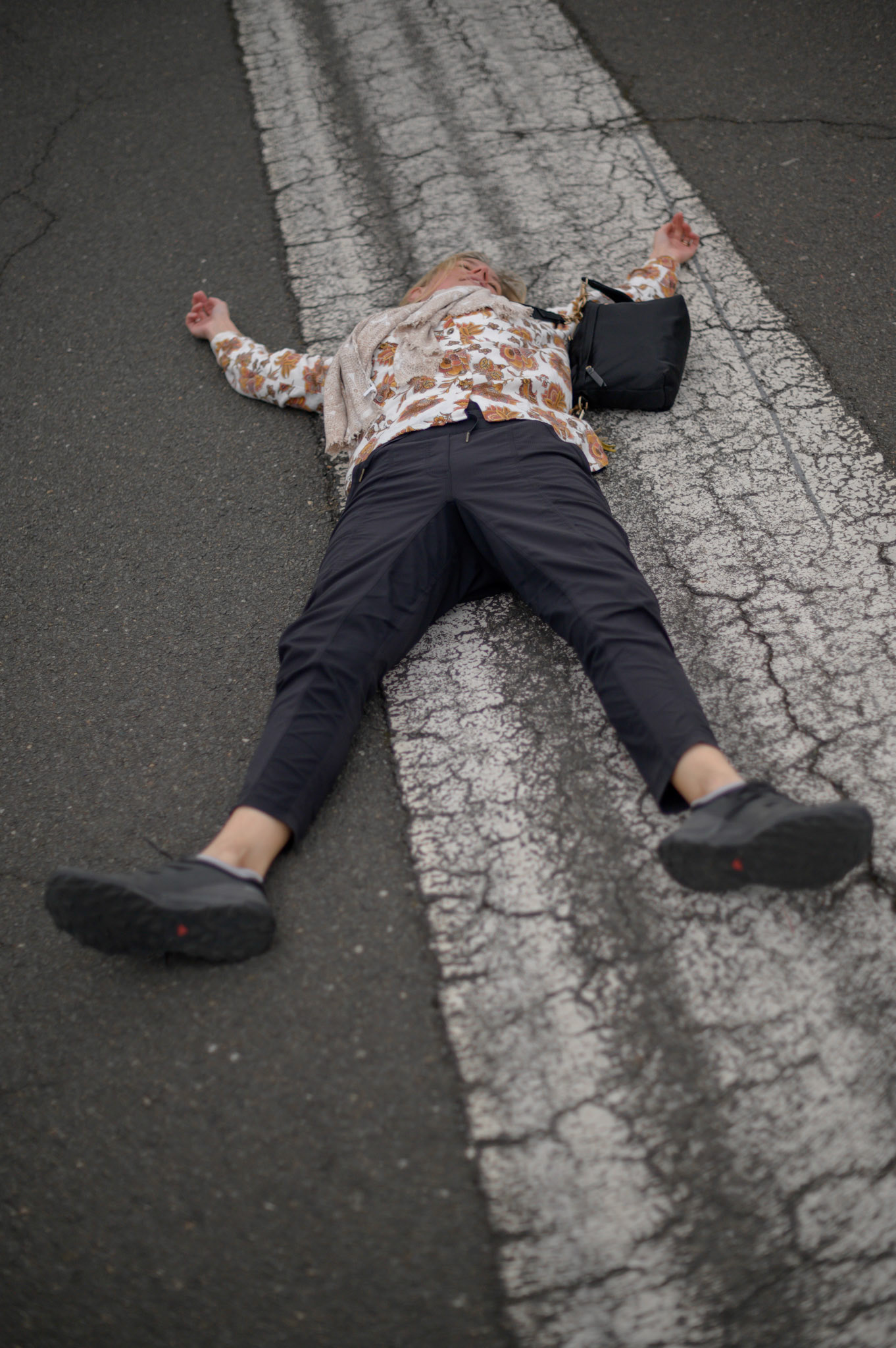 To everyone's great surprise, Sheryl did not notice the large passenger jet landing on the Templehof runway.