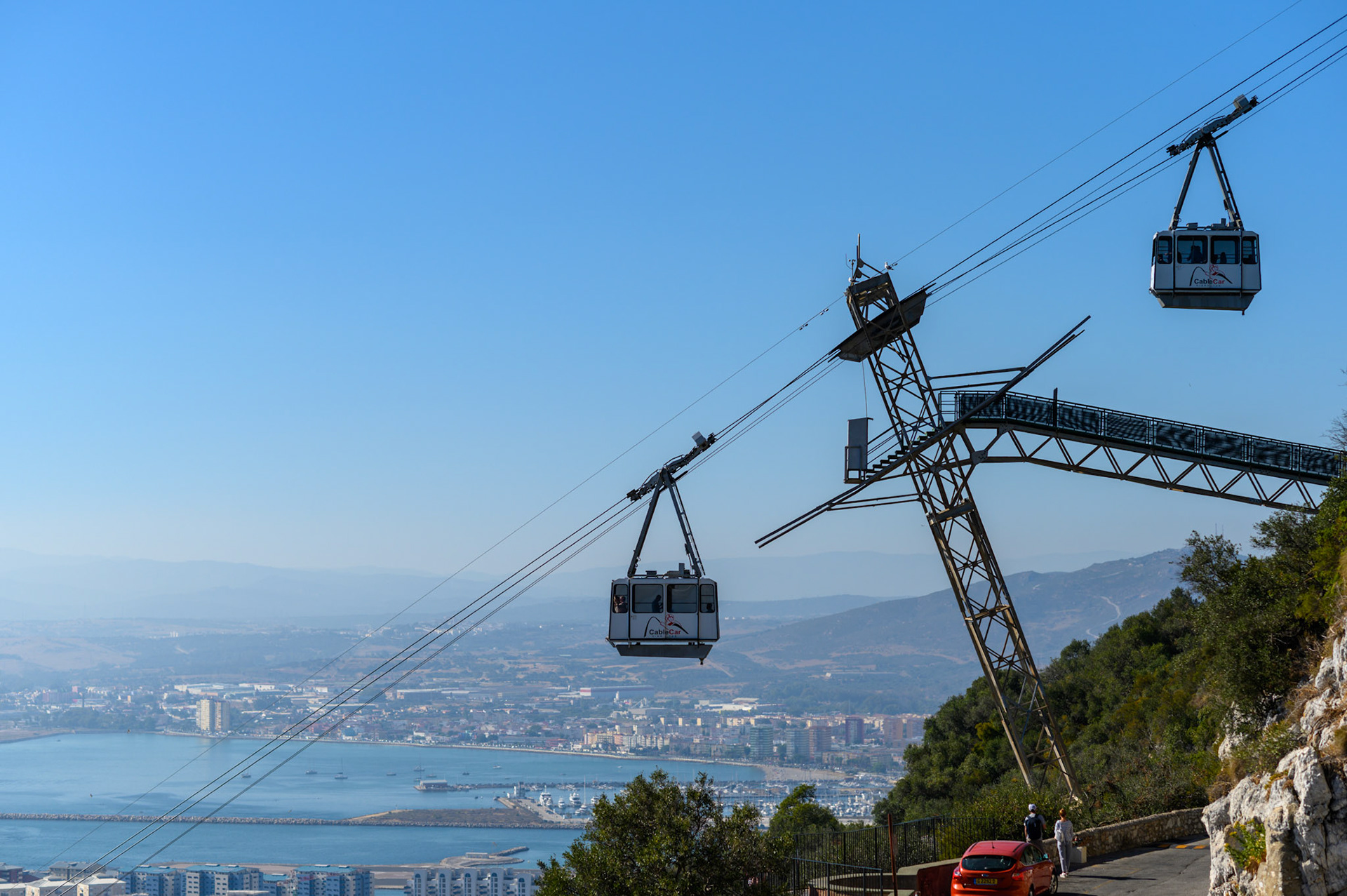 The cable car from the town to The Rock