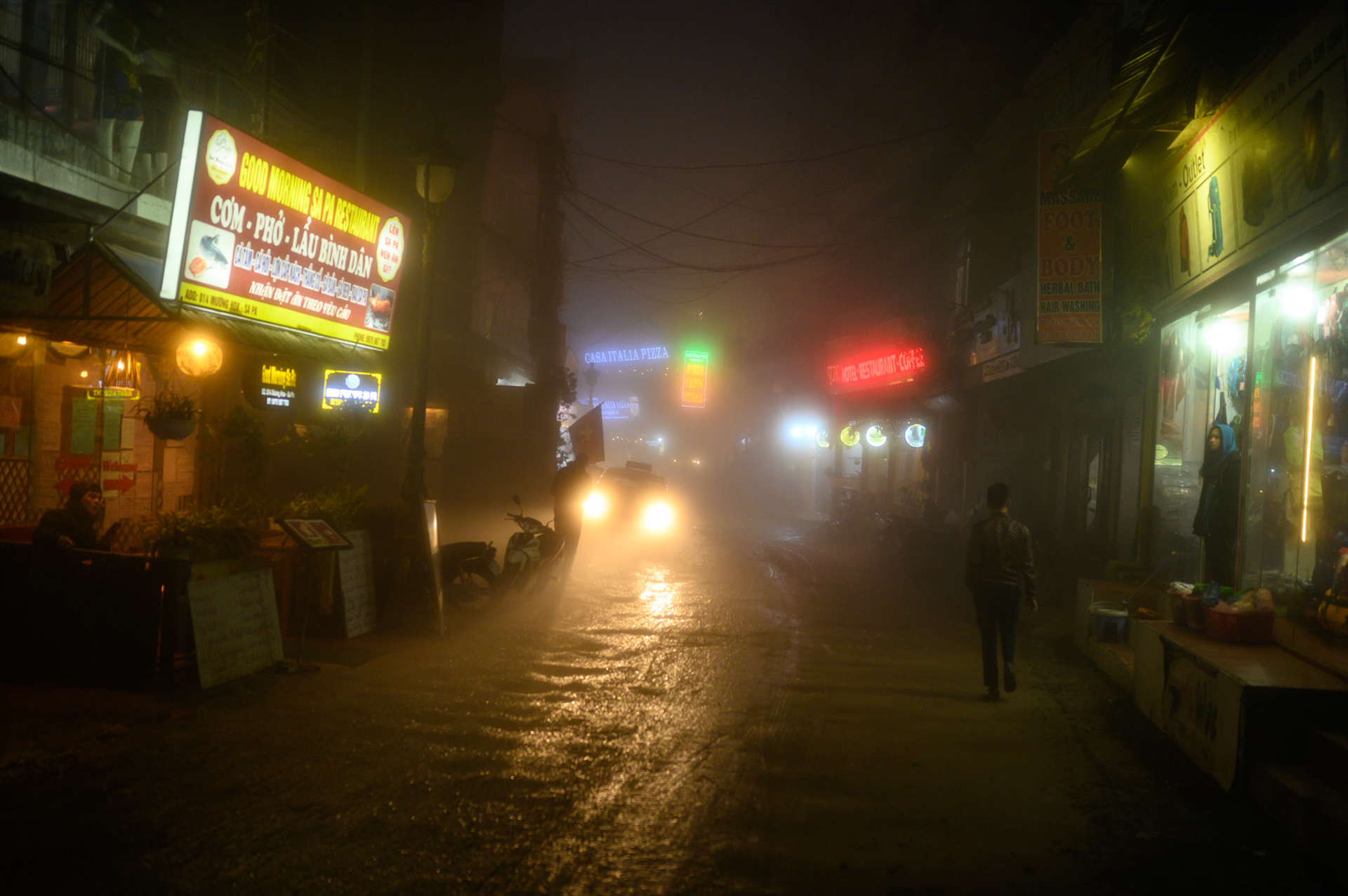 At this time of year Sapa is frequently in clouds, making beautiful neon-lit night scenes.