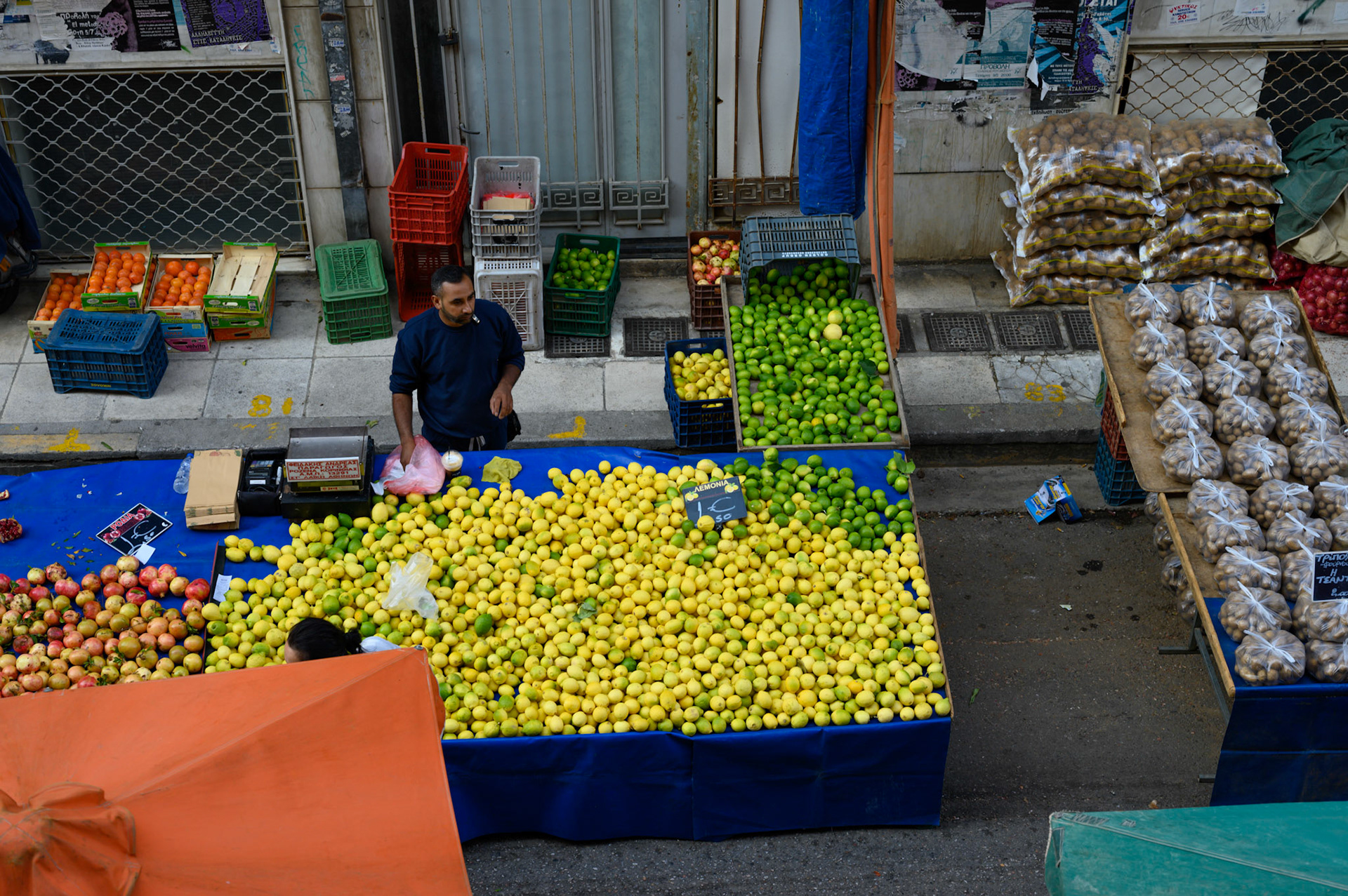 Street market on Patmou street