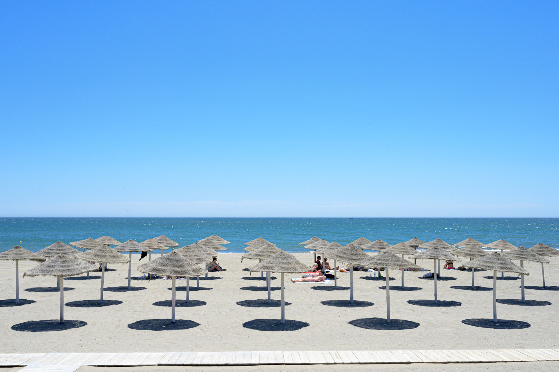 Estepona beach hot and deserted