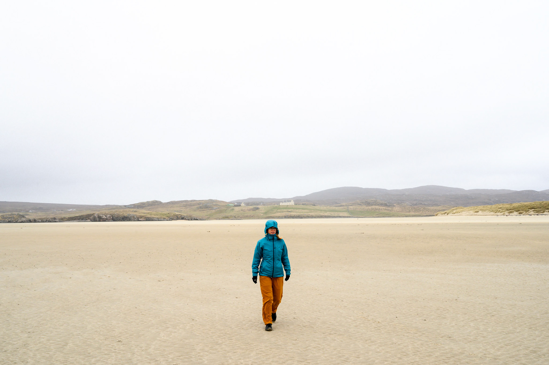 Wide white sands looking out to Iceland across the Atlantic