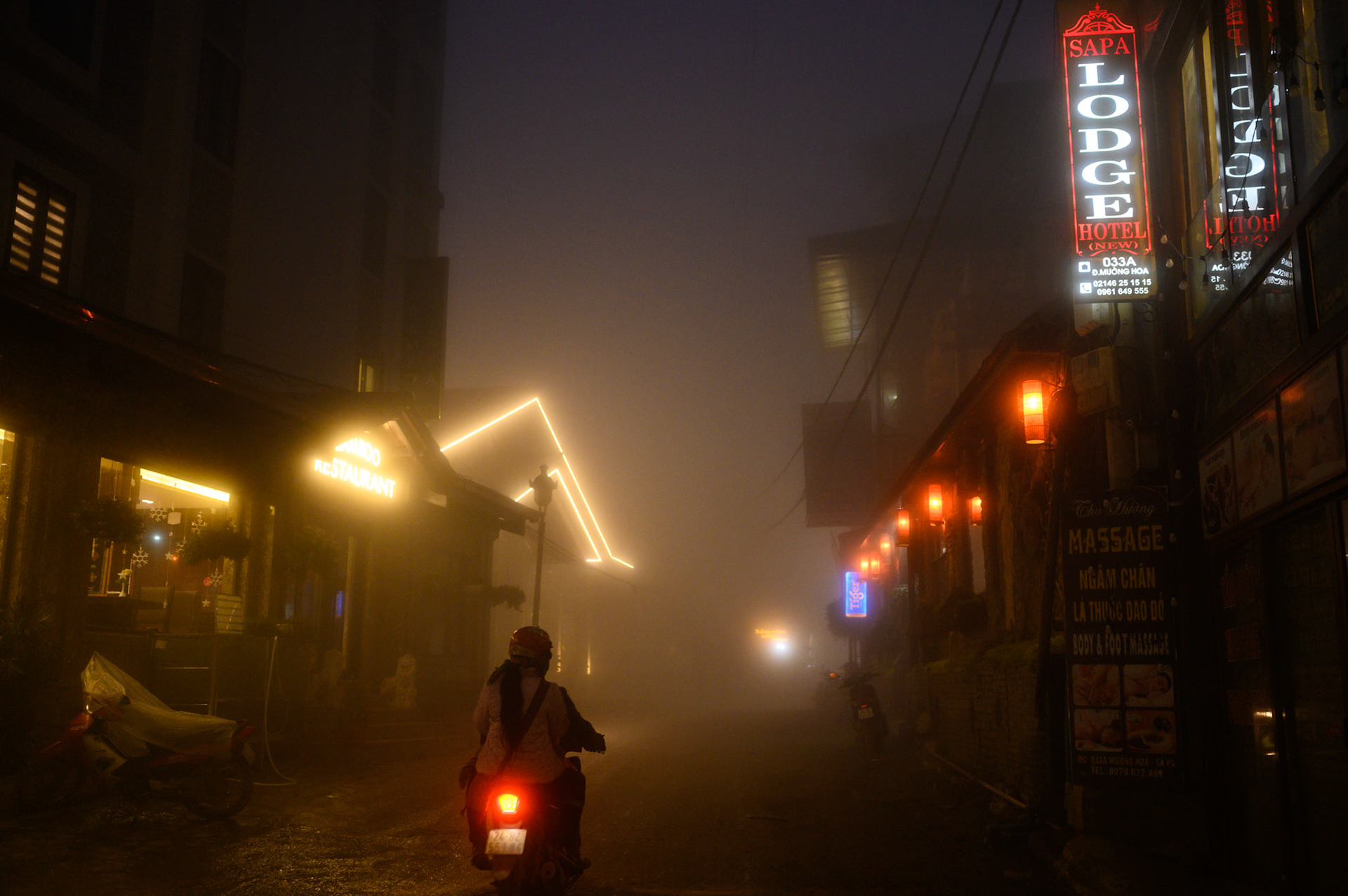At this time of year Sapa is frequently in clouds, making beautiful neon-lit night scenes.