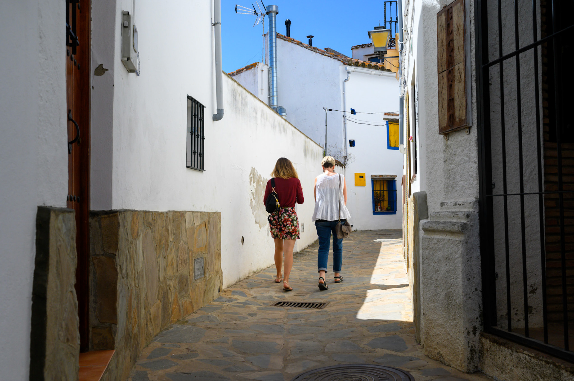 Sheryl and Clare walking Gaucín streets