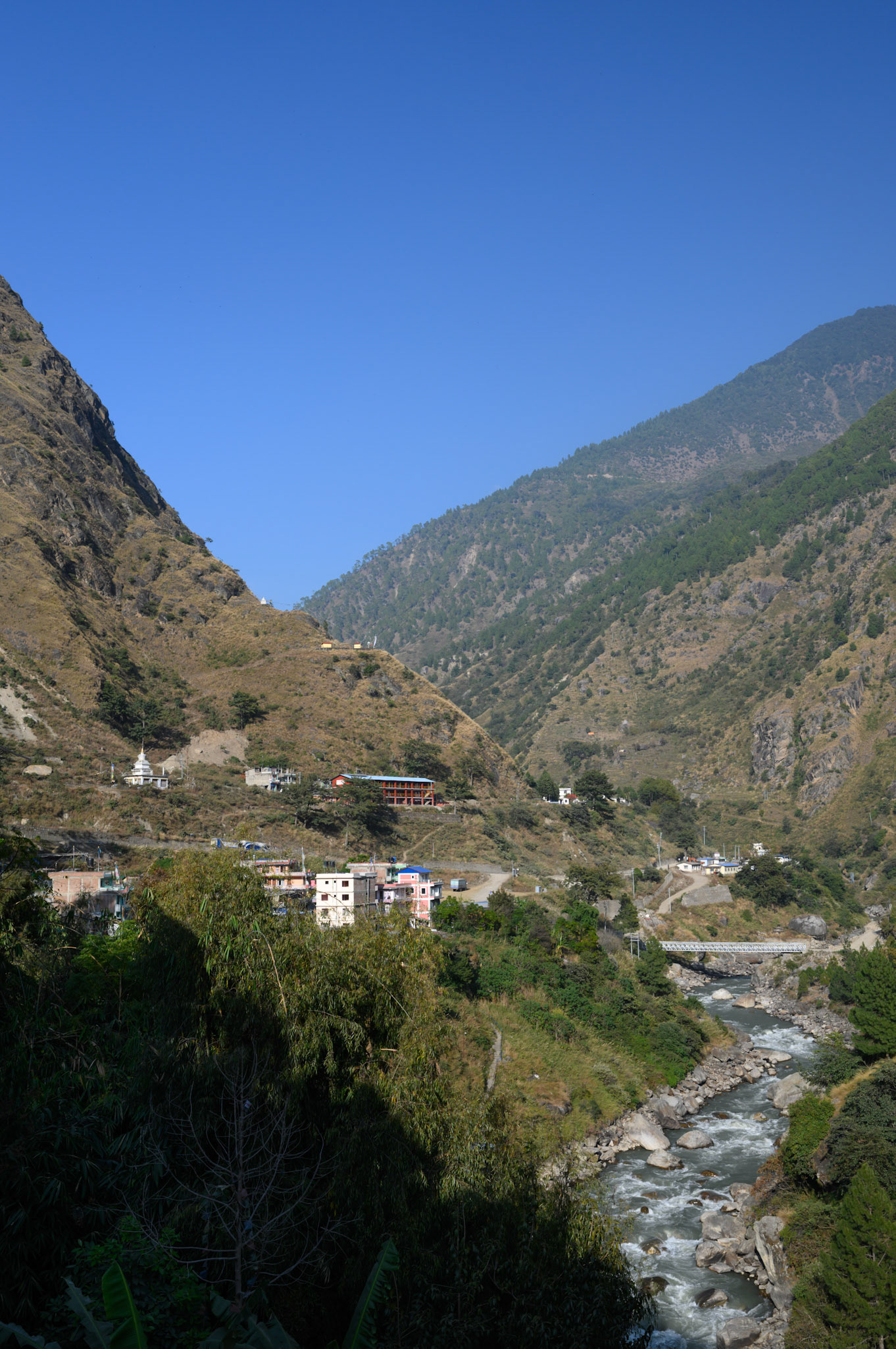 The river we cross to start our trek, and the first of many bridges.