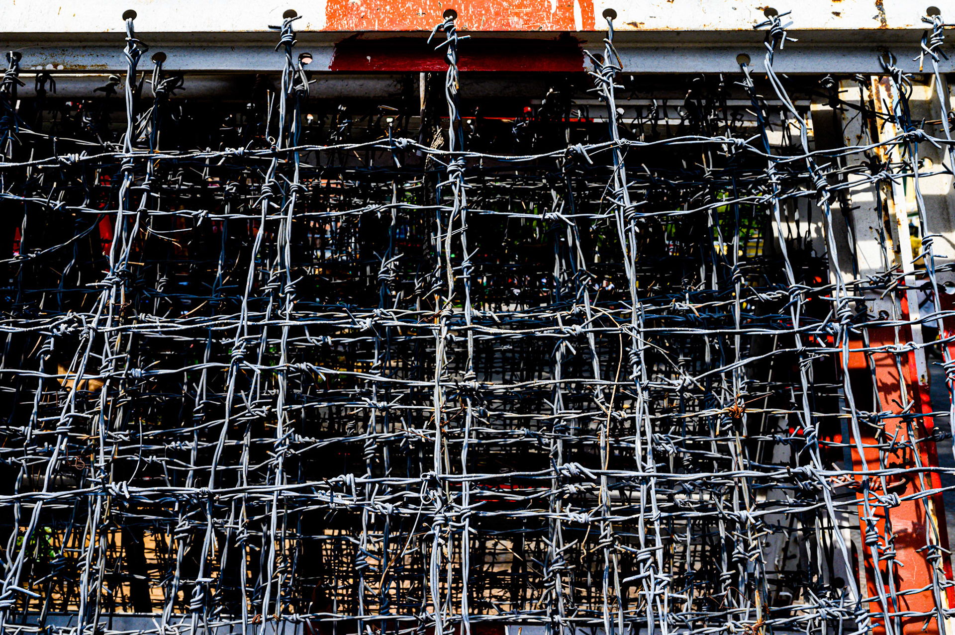 Barbed wire barricades are conveniently kept around key points of the city centre.