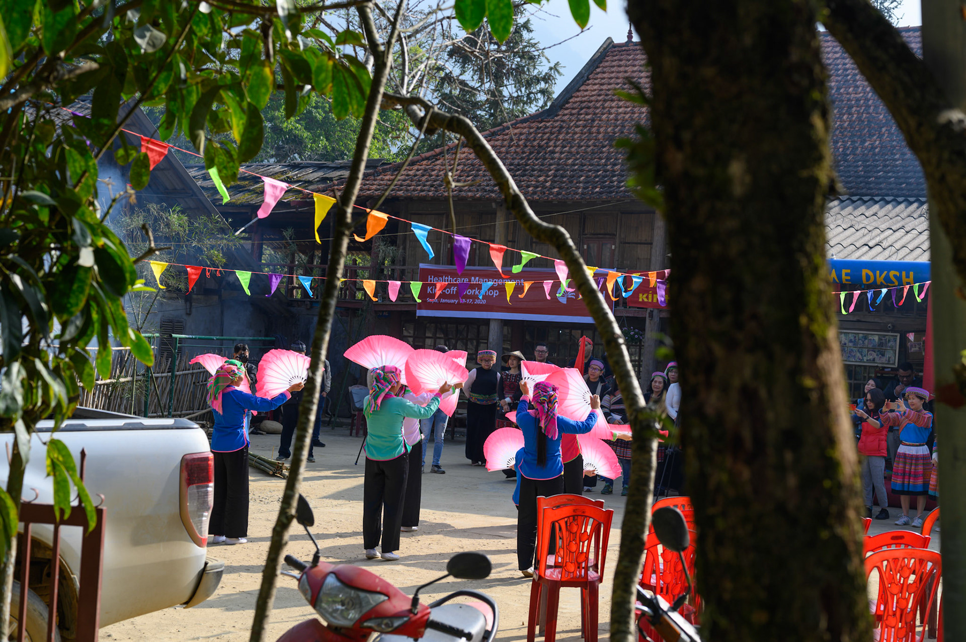 A dancing demonstration to tourists.