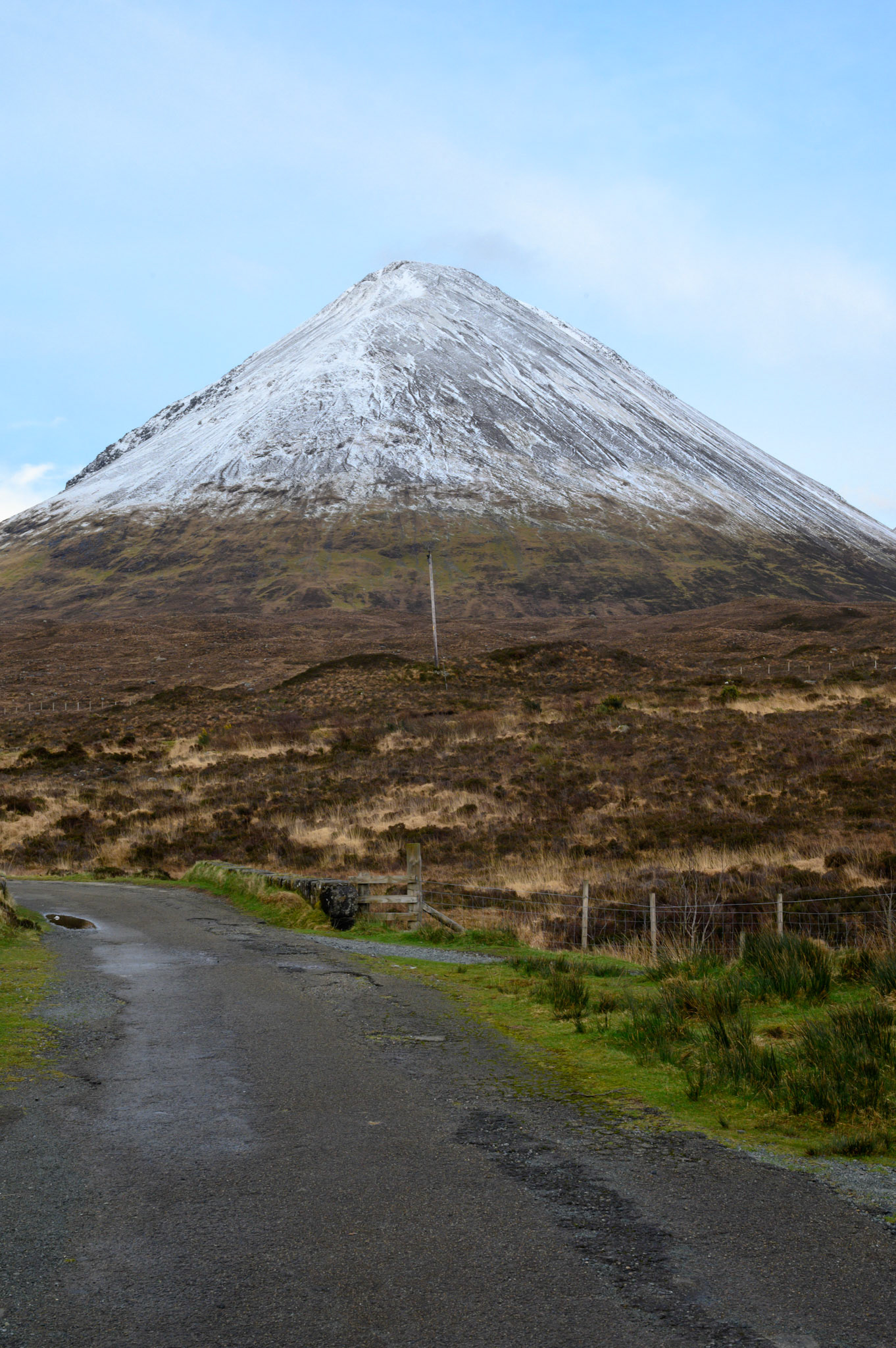 Early spring and snow still clings to the mountains at Sligachan.