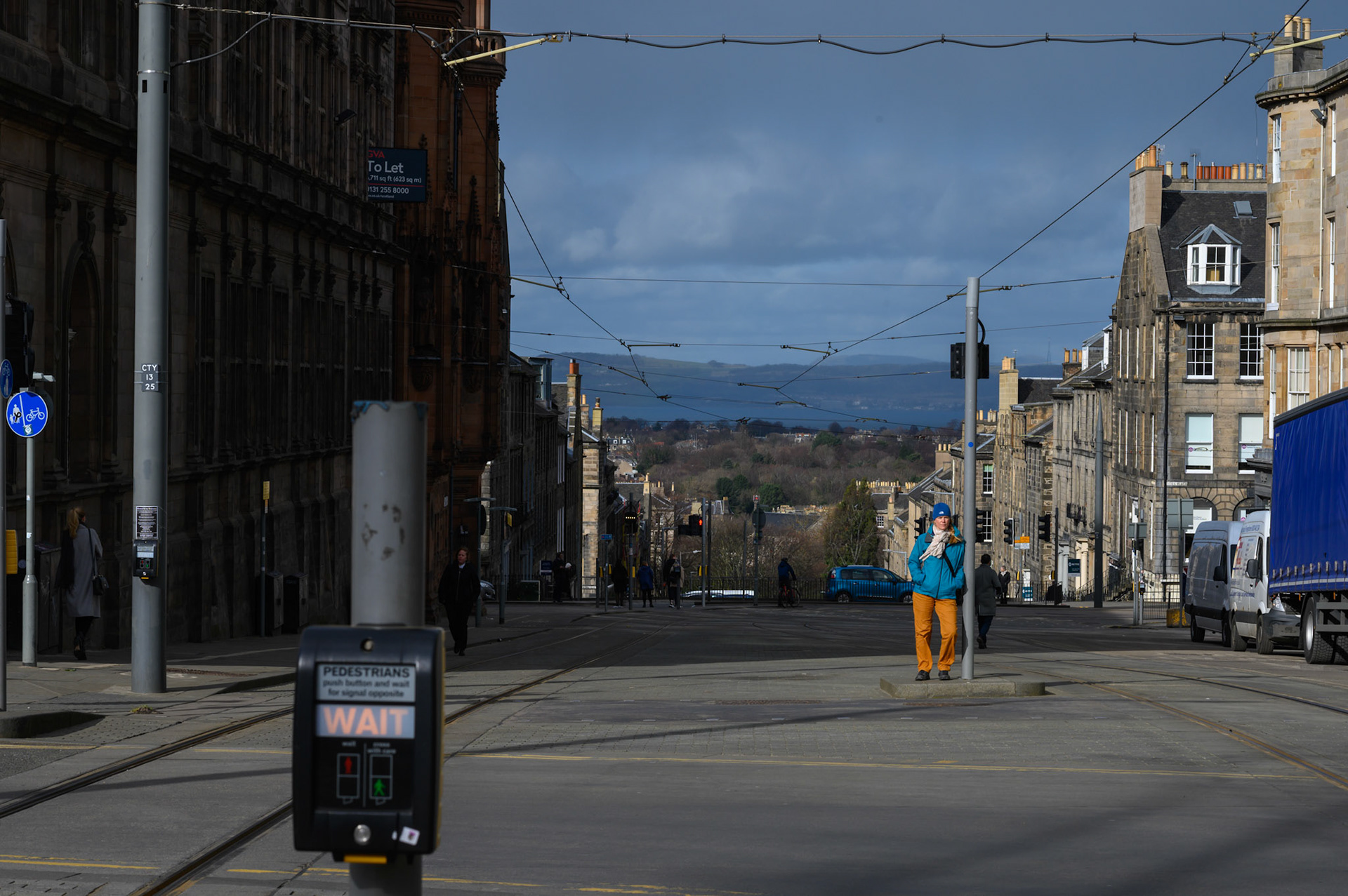 Mustard pants and blue jacket. It was only here that I noticed how much Sheryl stood out in the dull colours of early Edinburgh spring.