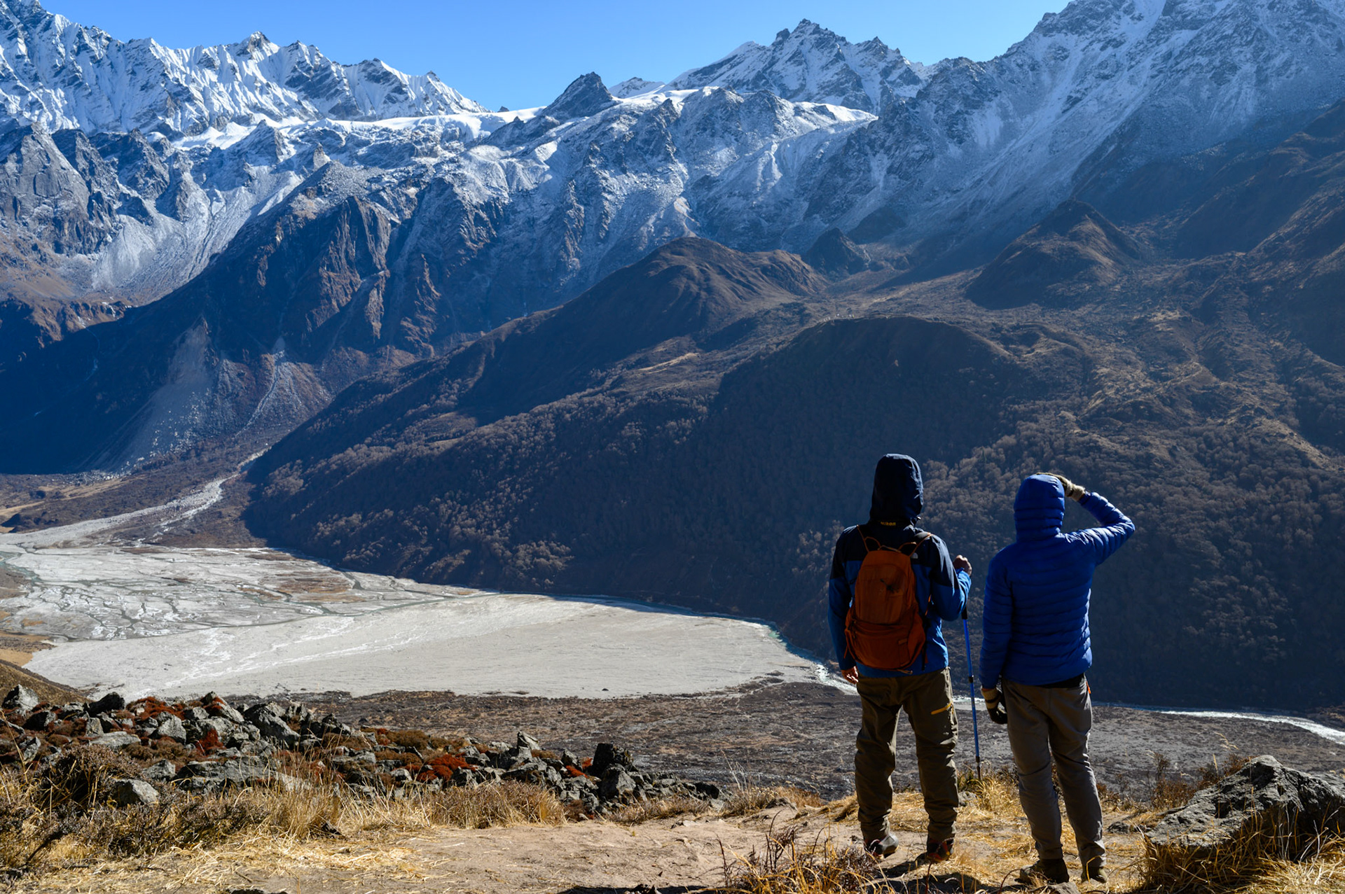 Climbing Kianjin Ri in the afternoon. Man Raj and Sujan on Kyanjin Ri.