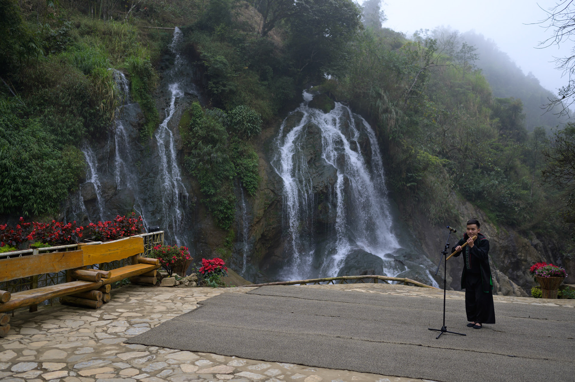 Cat Cat village showcases traditional agruculture and arts for tourists,.