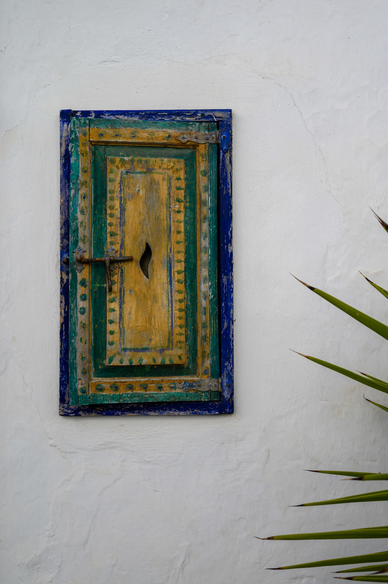 Gaucín hatch. There is an electricity meter behind this.