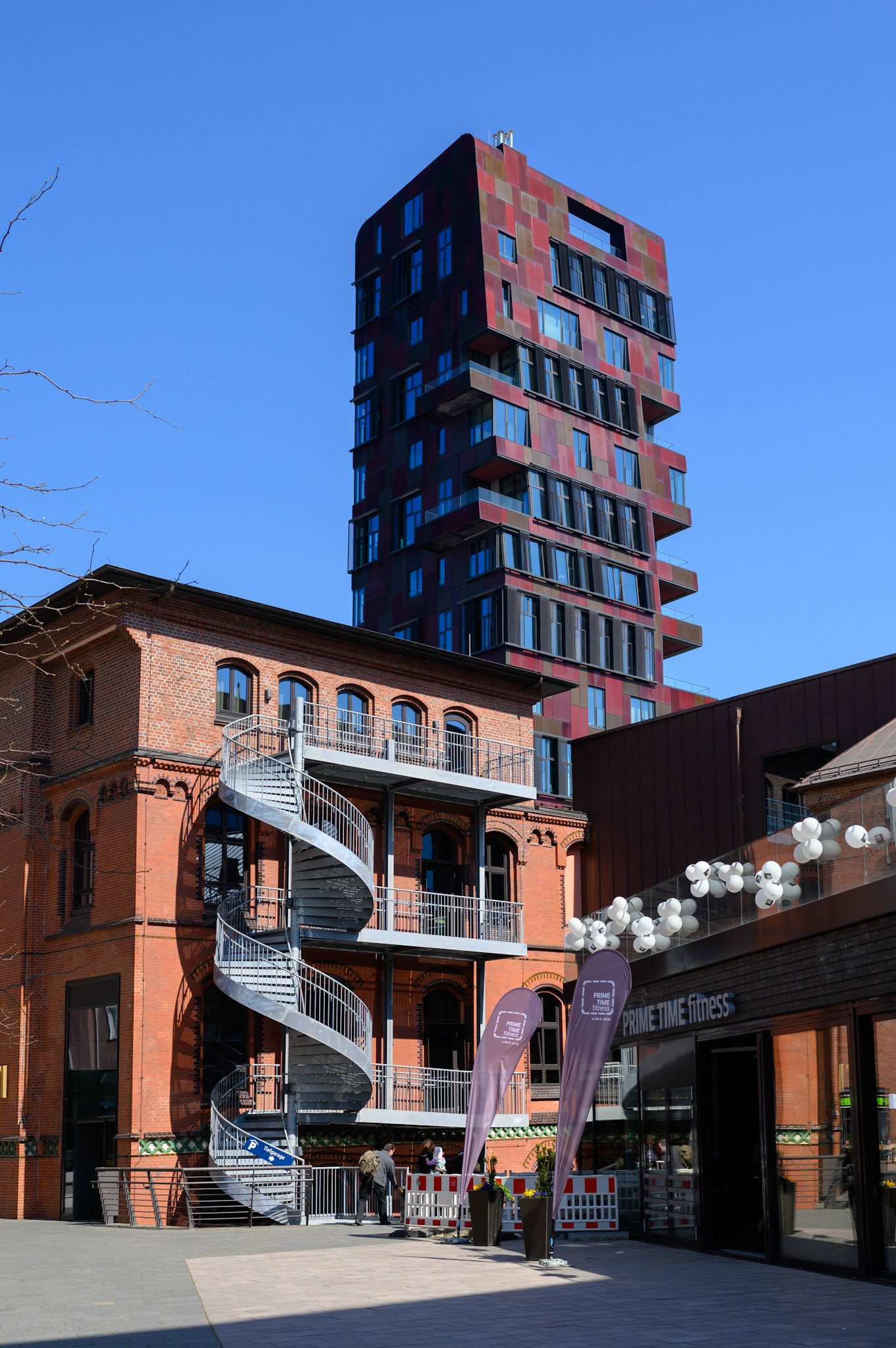 Modern Hanburg adopts a brick/rust colour scheme.