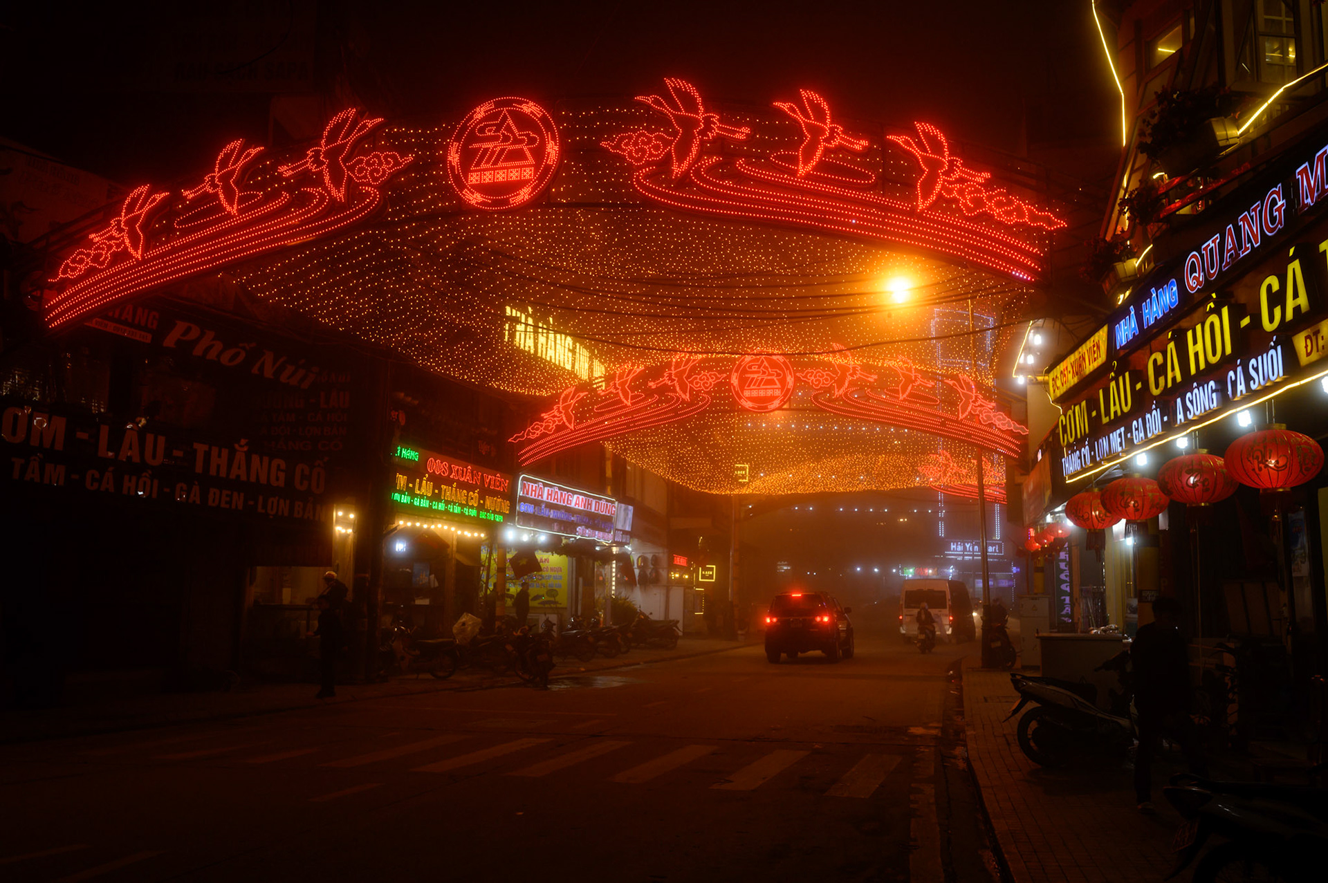 At this time of year Sapa is frequently in clouds, making beautiful neon-lit night scenes.