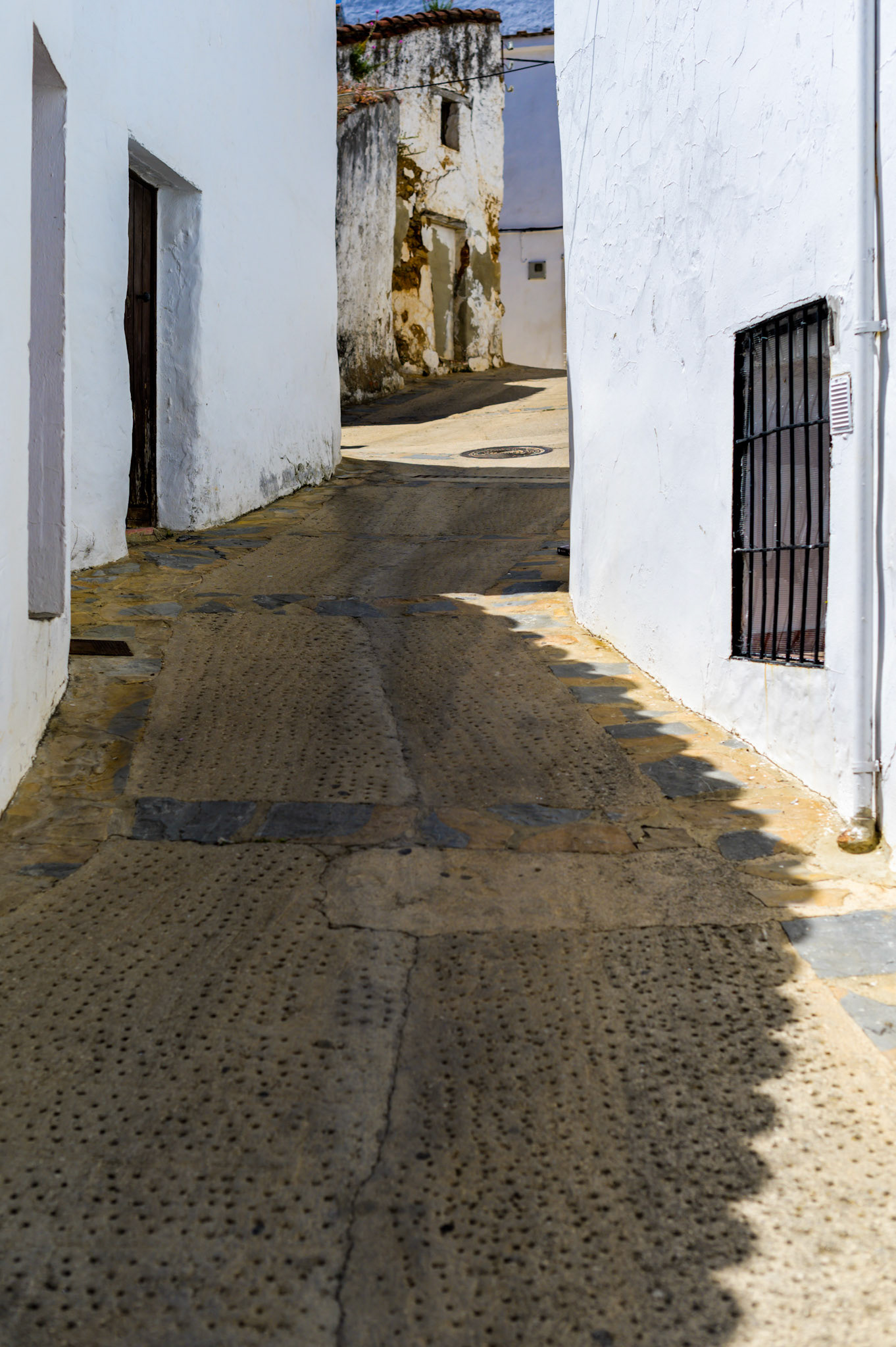 Narrow Gaucín streets.