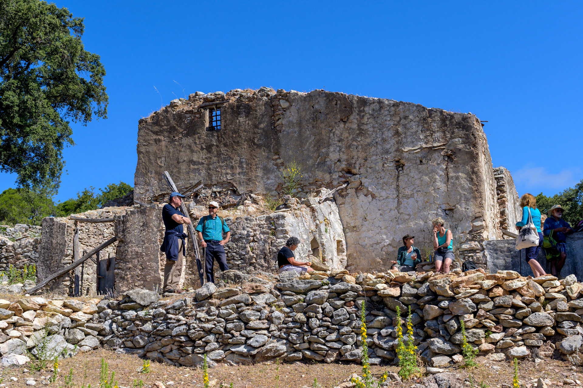 The ruined finca (farm house)