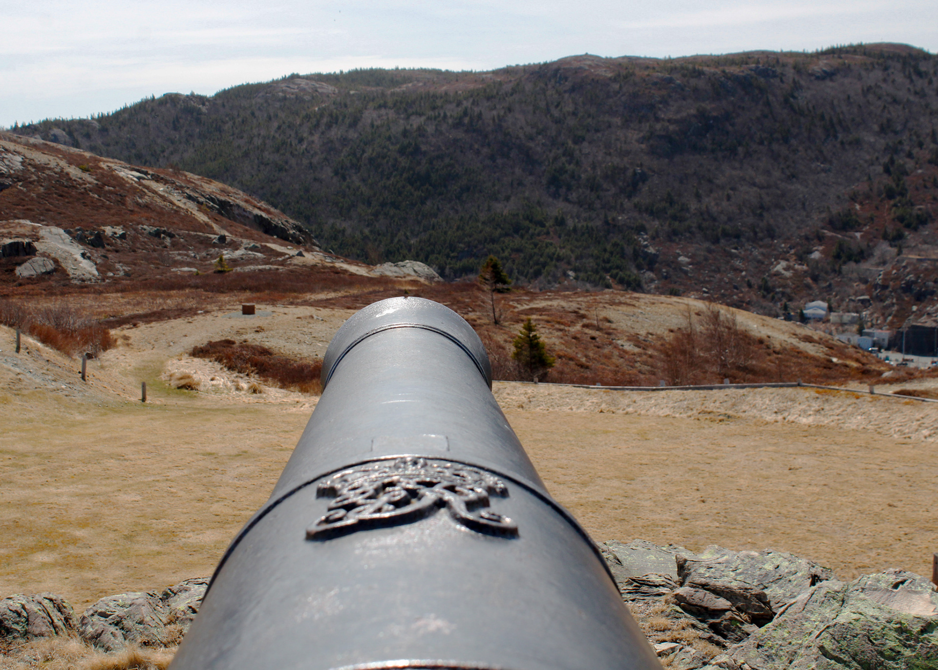 At the time of its production, each gun bears the insignia of the ruling British monarchy