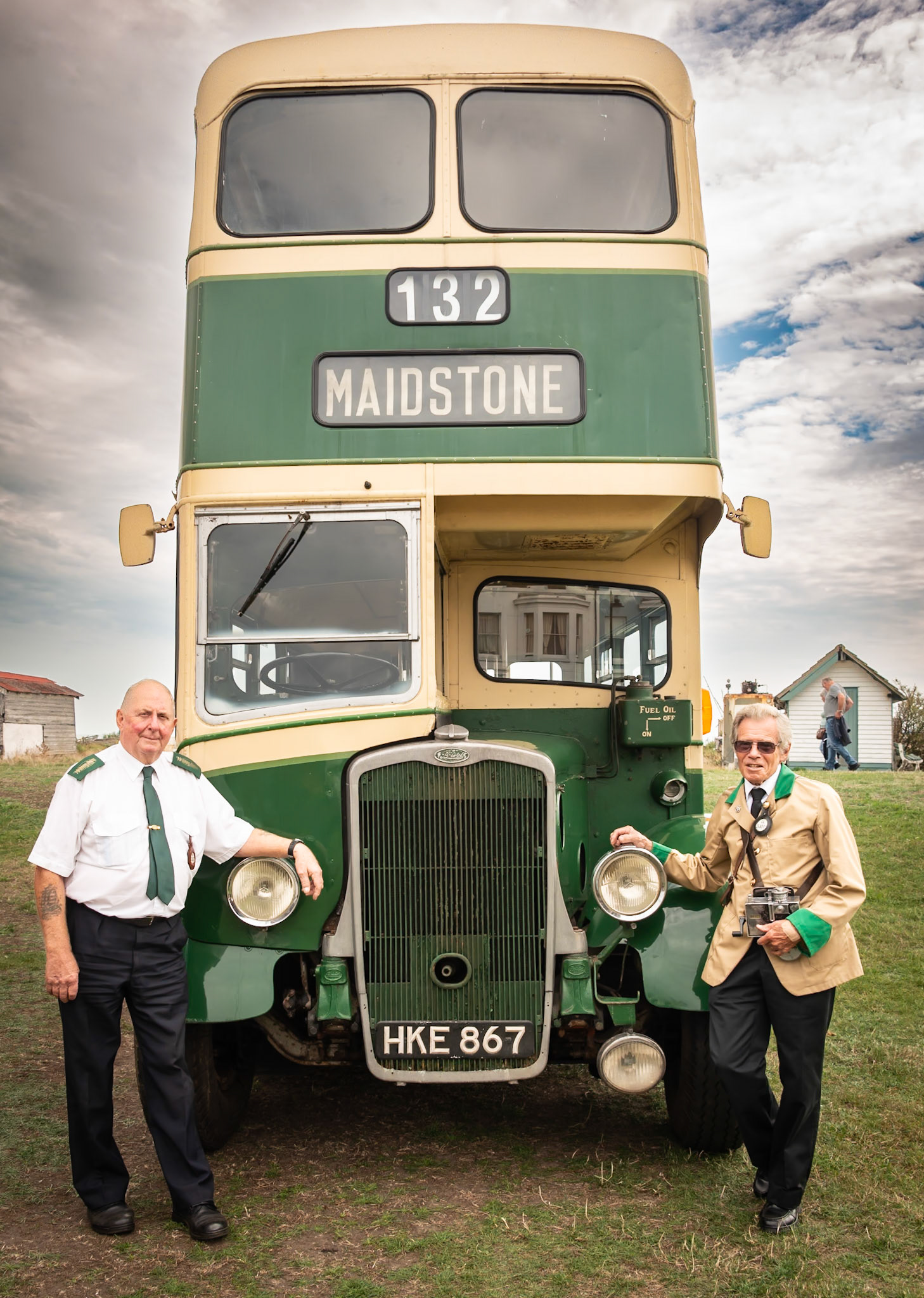 Phil, a driver, and Bernard, his conductor, with the vintage 132 to Maidstone. Walmer Green, 7th September, 2024.