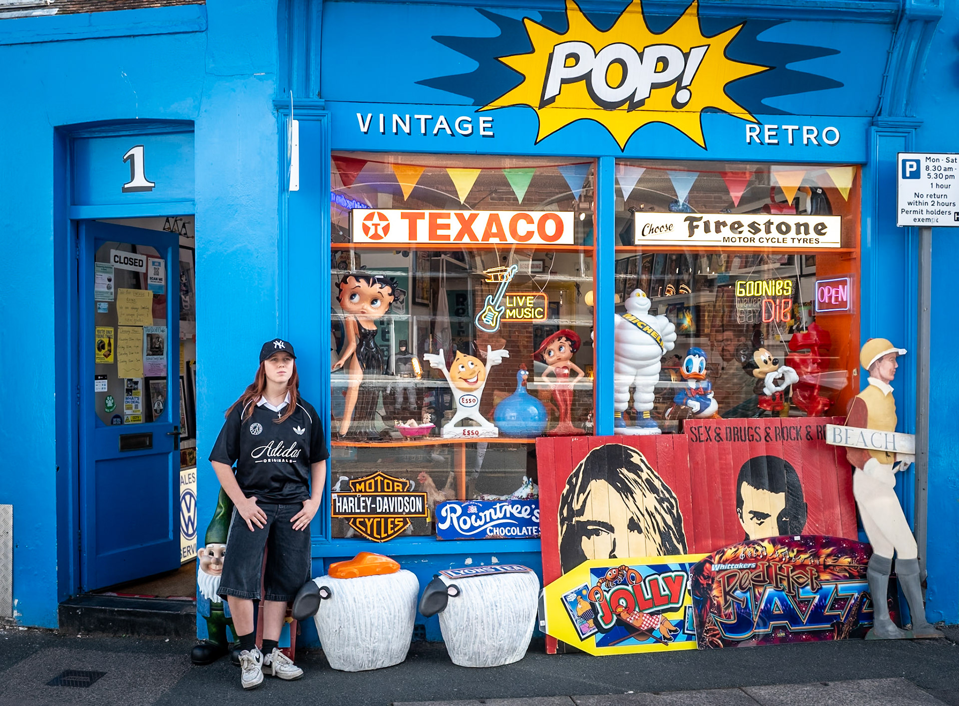 Caitlan, who I met while having a panini and coffee at The Silcilian at number 2 Stanhope Road. Caitlan was visiting the 'Pop' Vintage and Retro Shop, opposite, at Number 1 Stanhope Road. 5th September, 2026. Caitlan is studying bricklaying at a local college.  https://pop-shop.uk/