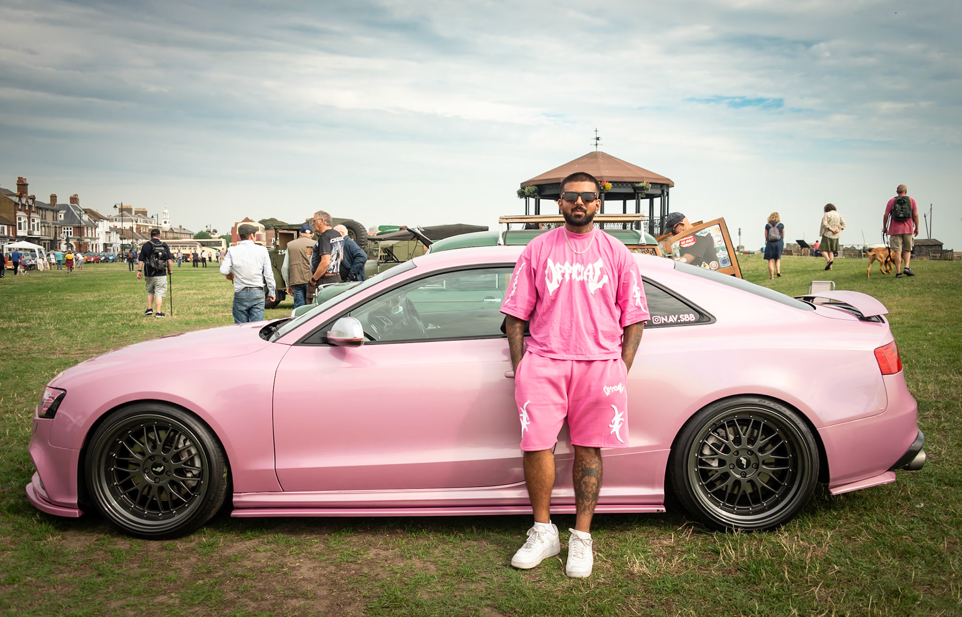 Nev in the Pink. Walmer Green, 7th Steptembers, 2024.