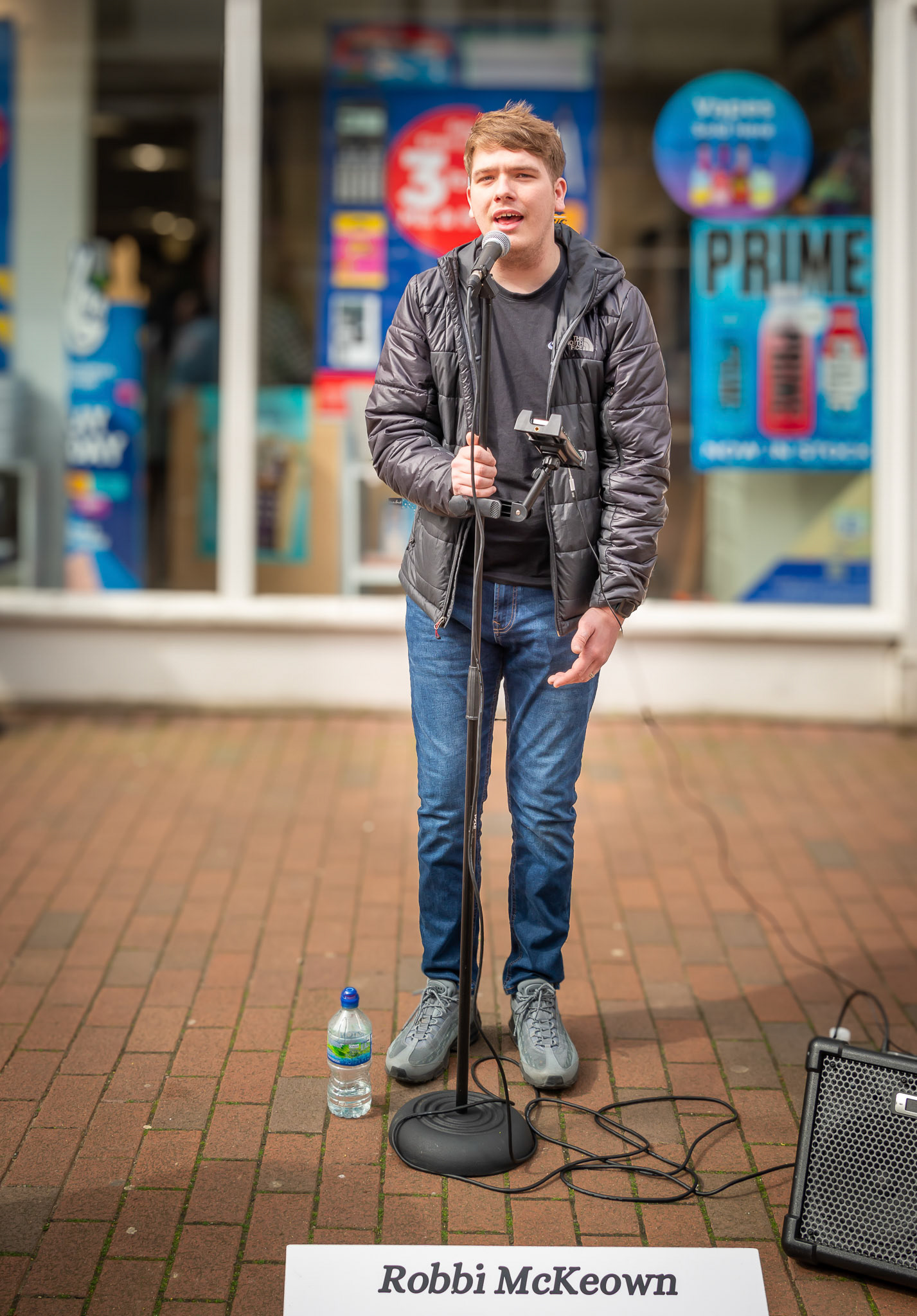 Robbi McKeown busking in the High Street, 6th April, 2024.