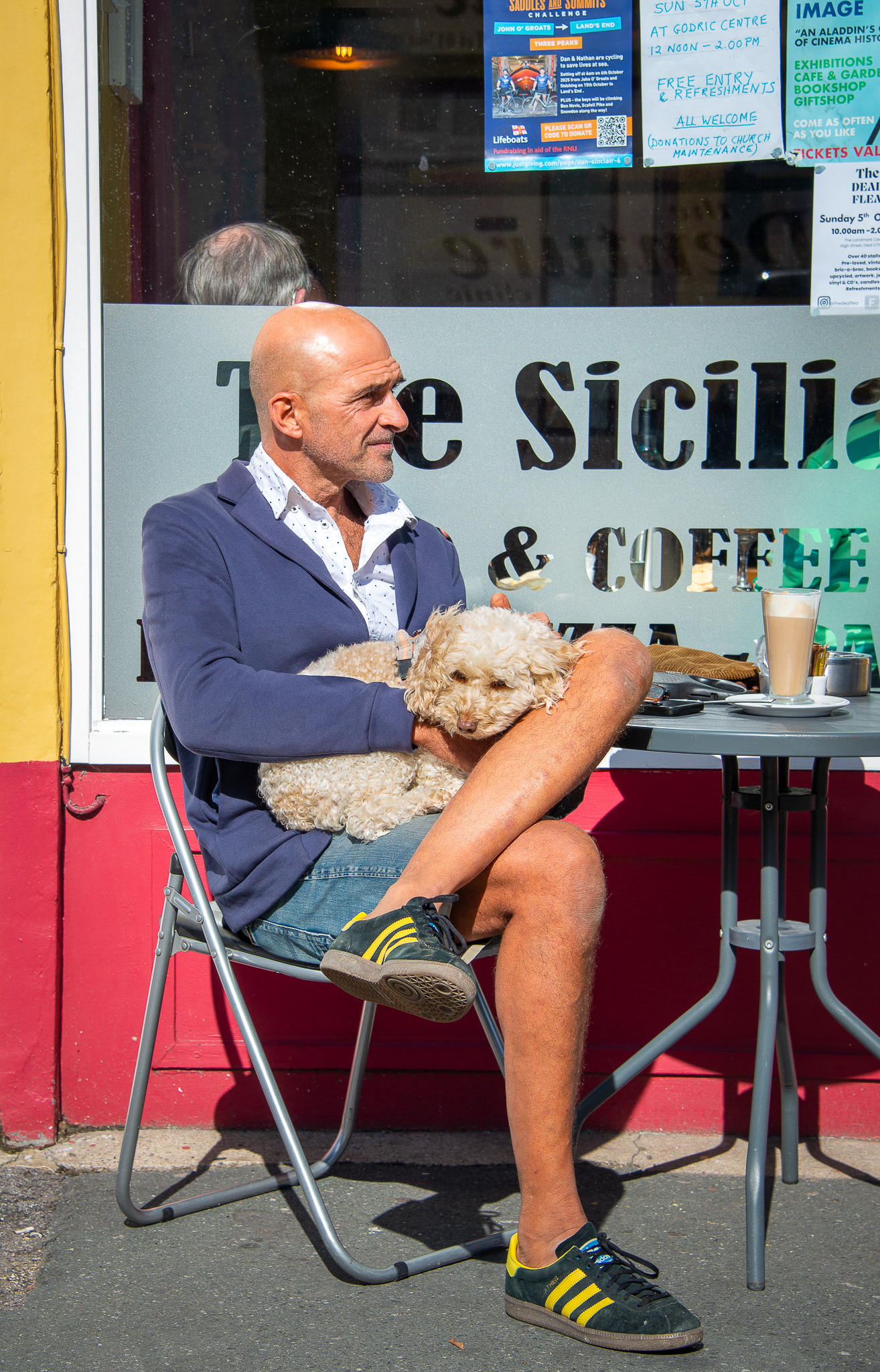 Wayne and Tilly at The Sicilian, Stanhope Road, Deal. Wayne works for a company making kitchens. 4th October, 2025.