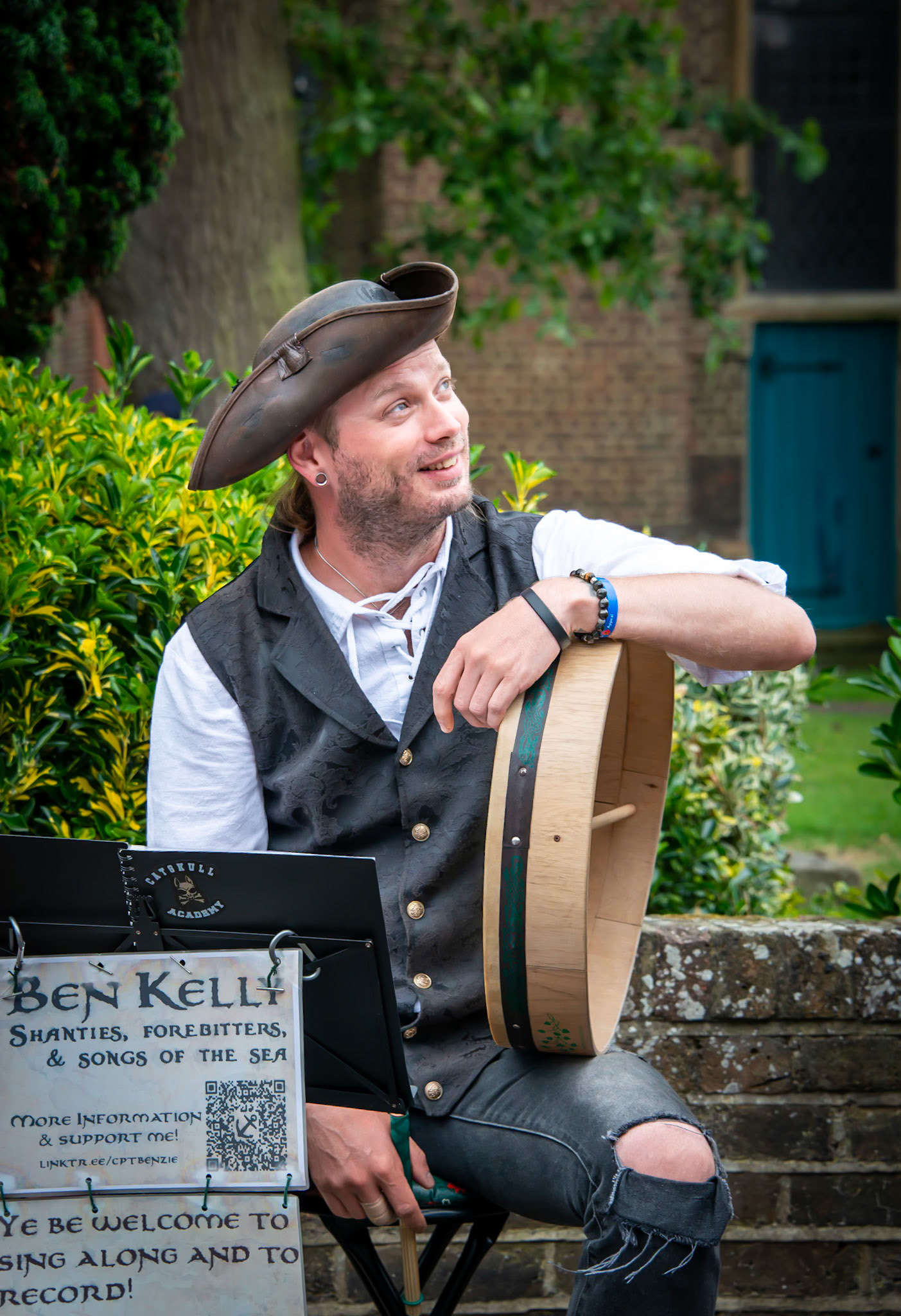 Ben Kelly, singer of shanties, forebitters and songs of the sea. St Georges Churchyard, High Street, 12th July, 2024.