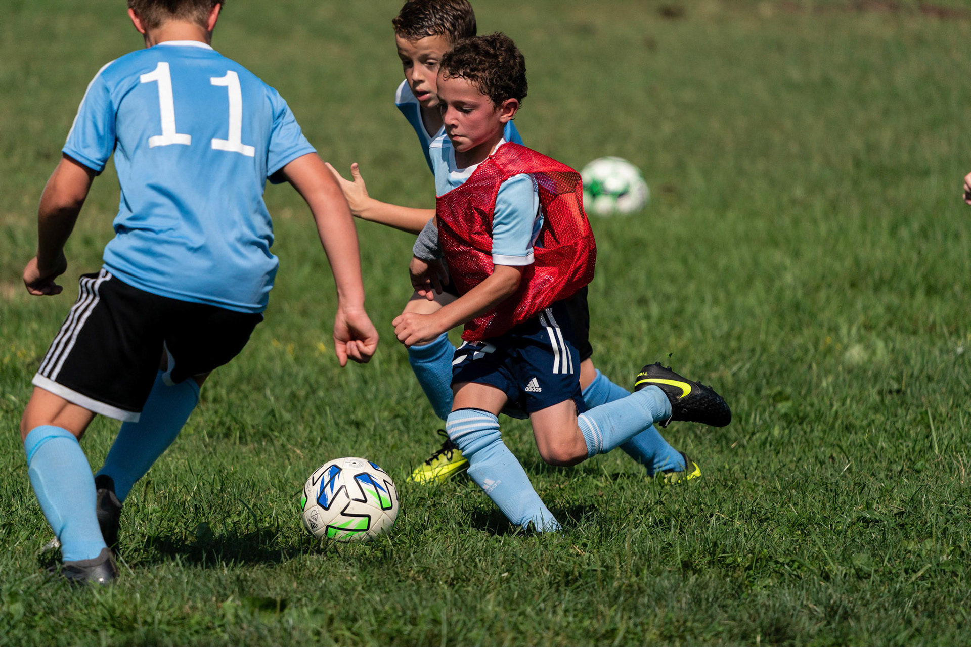 The Mt. Washington U10 Travel soccer team defeats 4-2 St. Philip Neri.