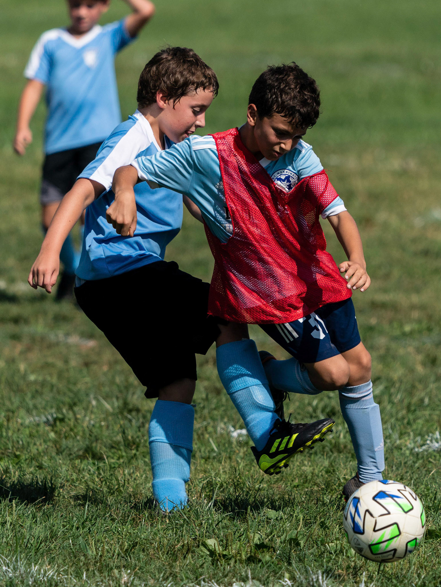 The Mt. Washington U10 Travel soccer team defeats 4-2 St. Philip Neri.