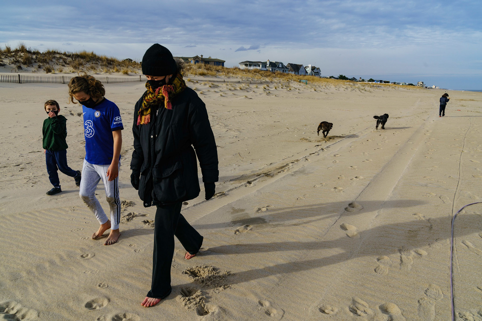 New Year’s trip to the beach. Hike at Gordon Pond in Cape Henlopen. Playing at the beach. Buried little ones.