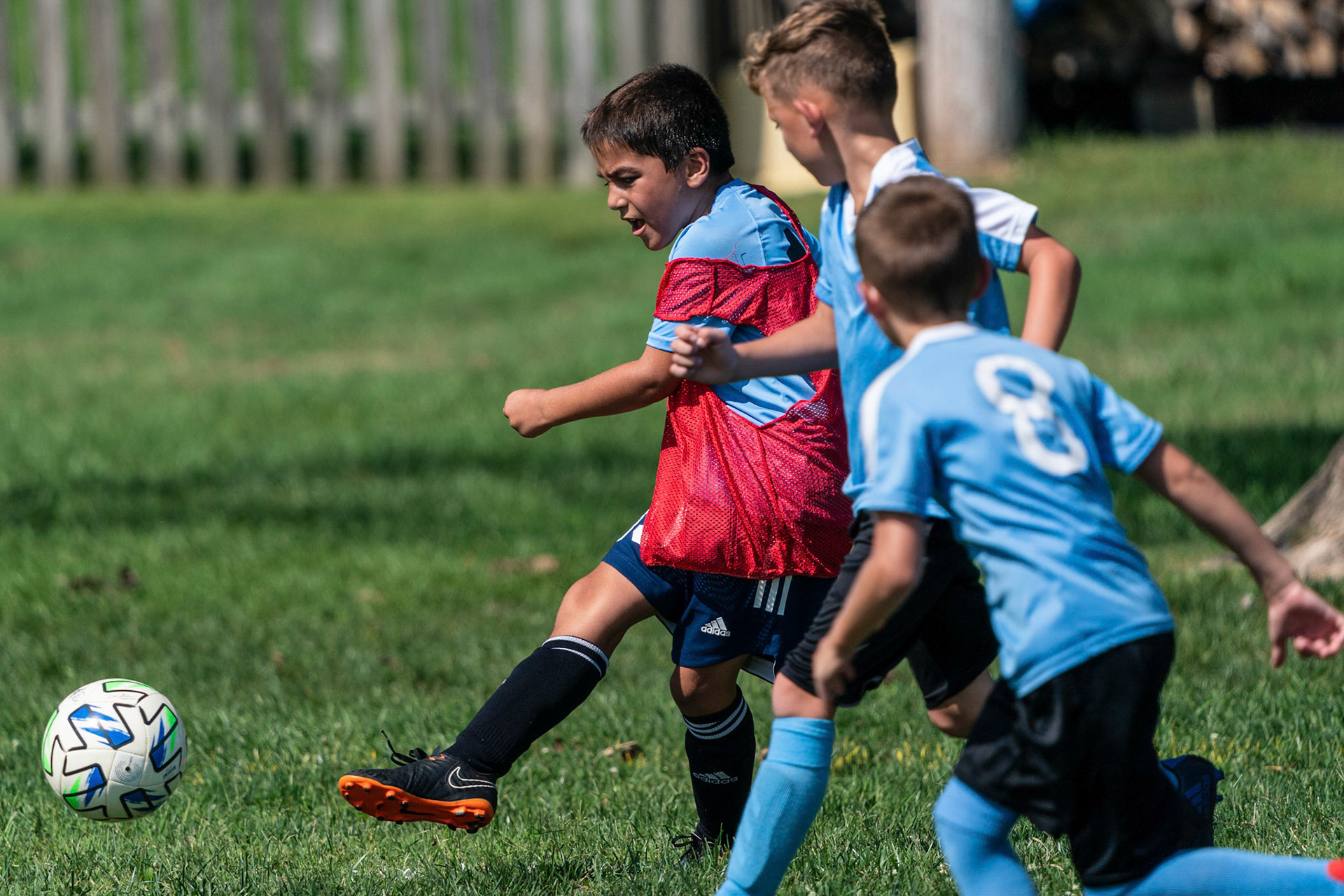 The Mt. Washington U10 Travel soccer team defeats 4-2 St. Philip Neri.