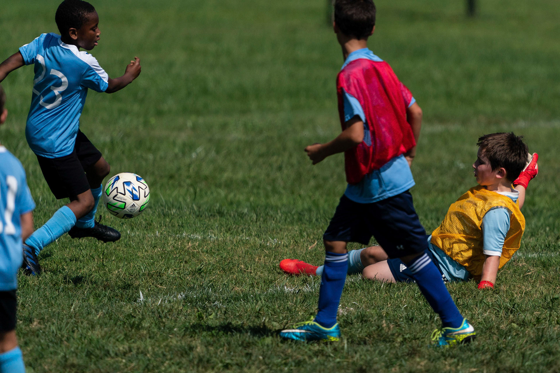 The Mt. Washington U10 Travel soccer team defeats 4-2 St. Philip Neri.