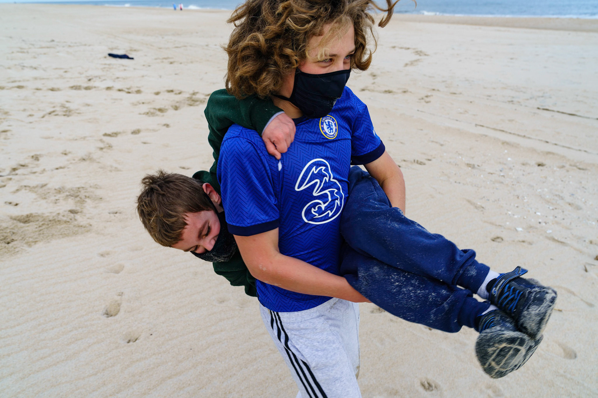 New Year’s trip to the beach. Hike at Gordon Pond in Cape Henlopen. Playing at the beach. Buried little ones.