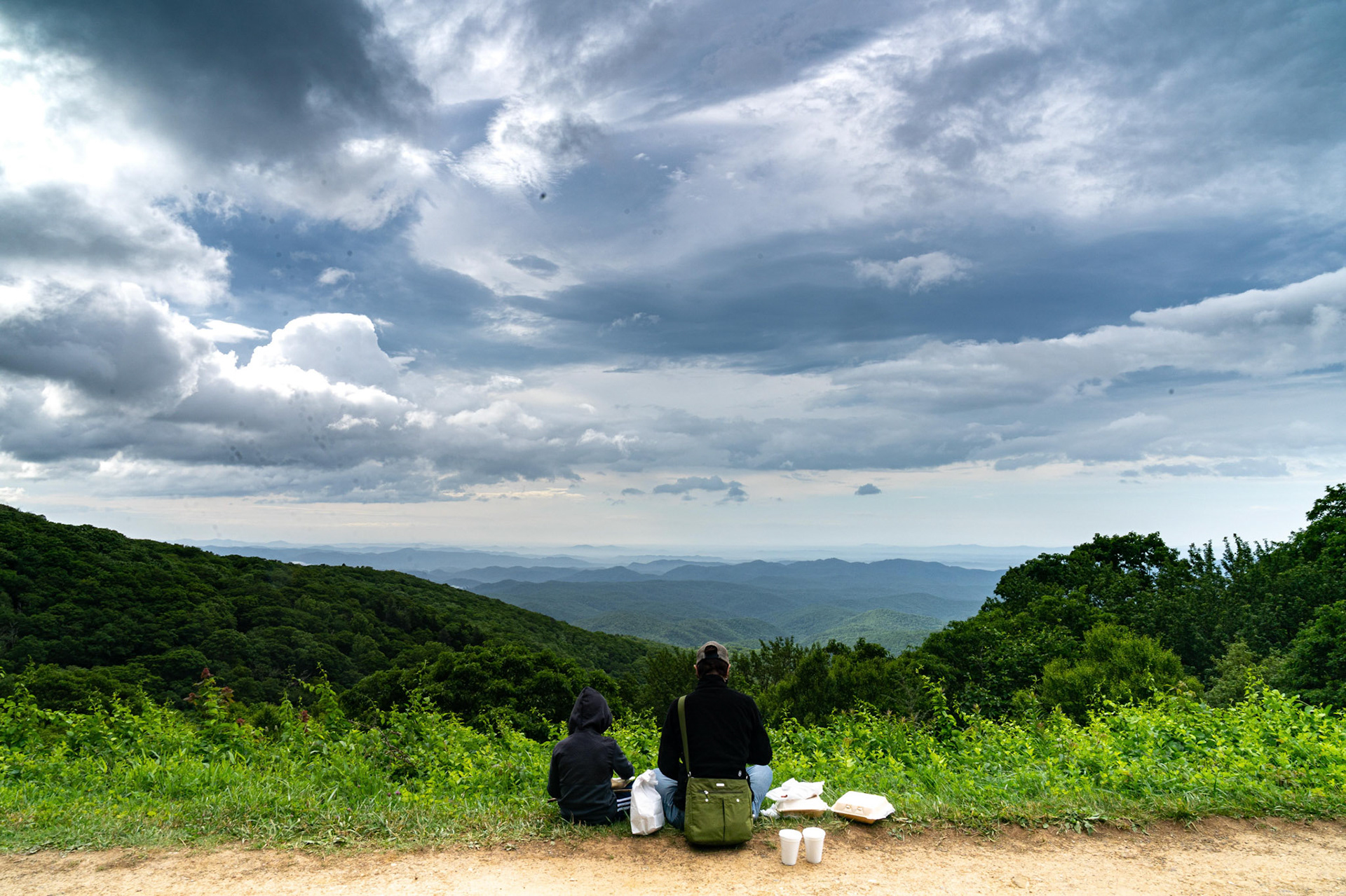 Grandfather Mountain was closed because of a family of bears making the parking lot their home, or some such thing. Nice view on the Blue Ridge Parkway served as a breakfast spot. 