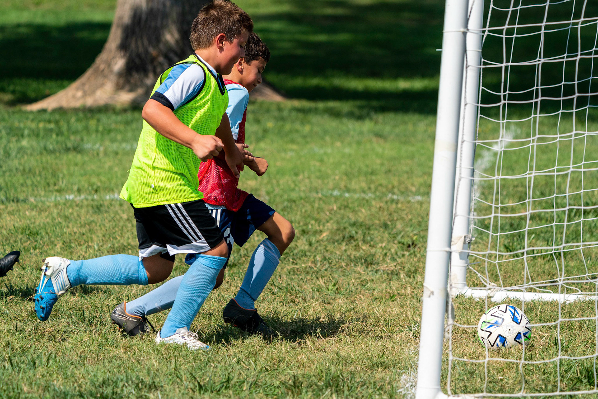 The Mt. Washington U10 Travel soccer team defeats 4-2 St. Philip Neri.