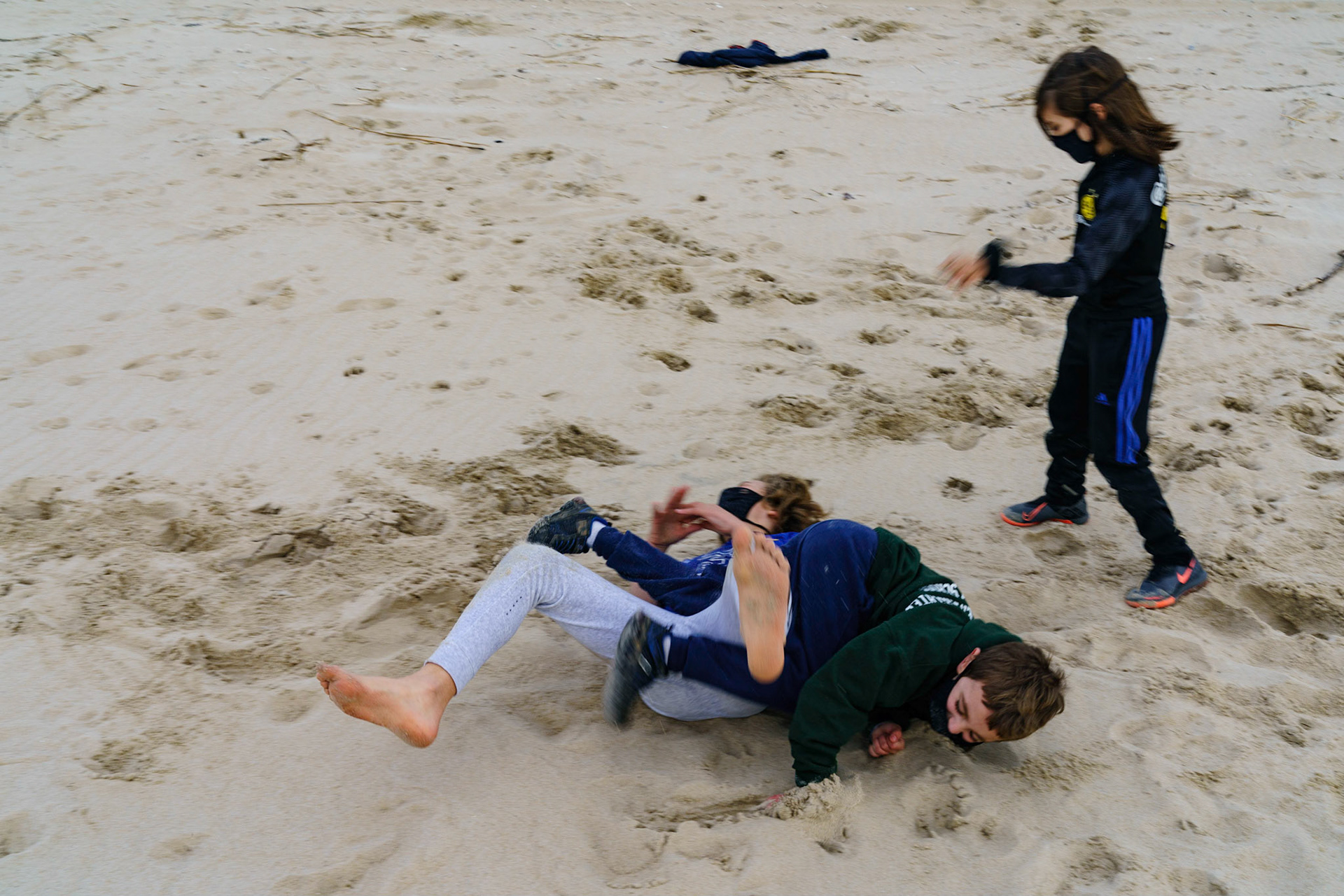 New Year’s trip to the beach. Hike at Gordon Pond in Cape Henlopen. Playing at the beach. Buried little ones.