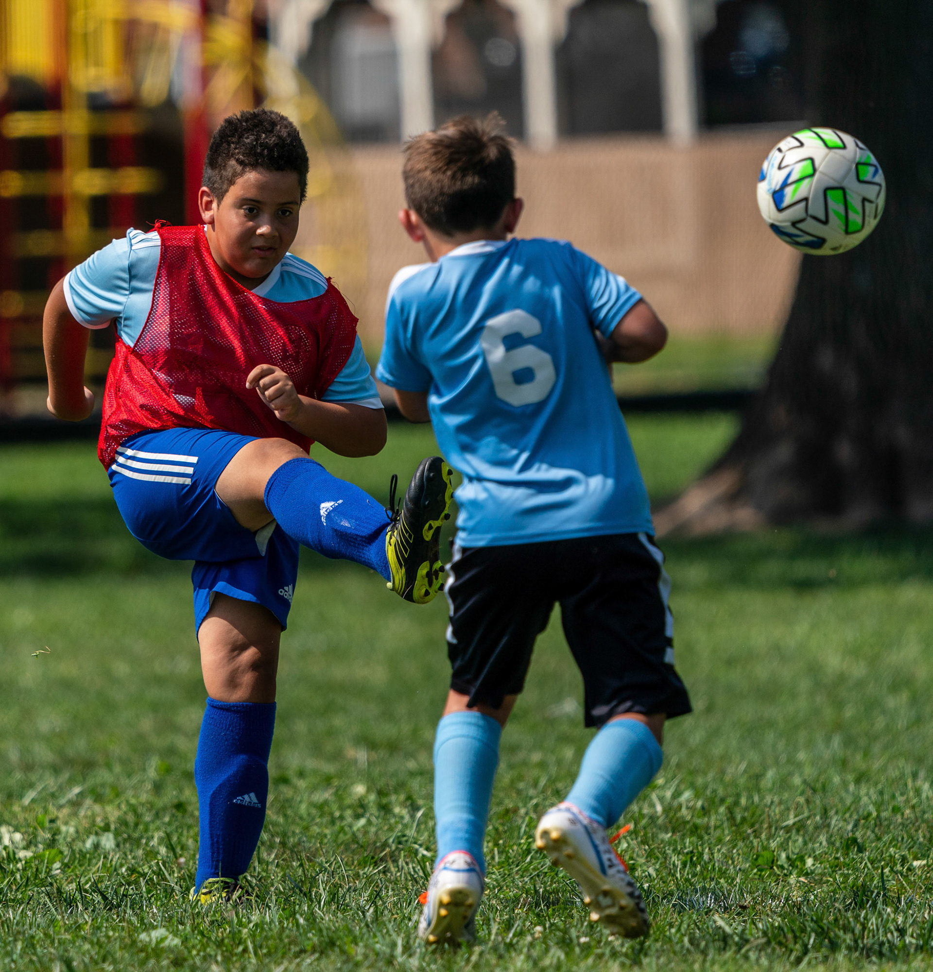 The Mt. Washington U10 Travel soccer team defeats 4-2 St. Philip Neri.