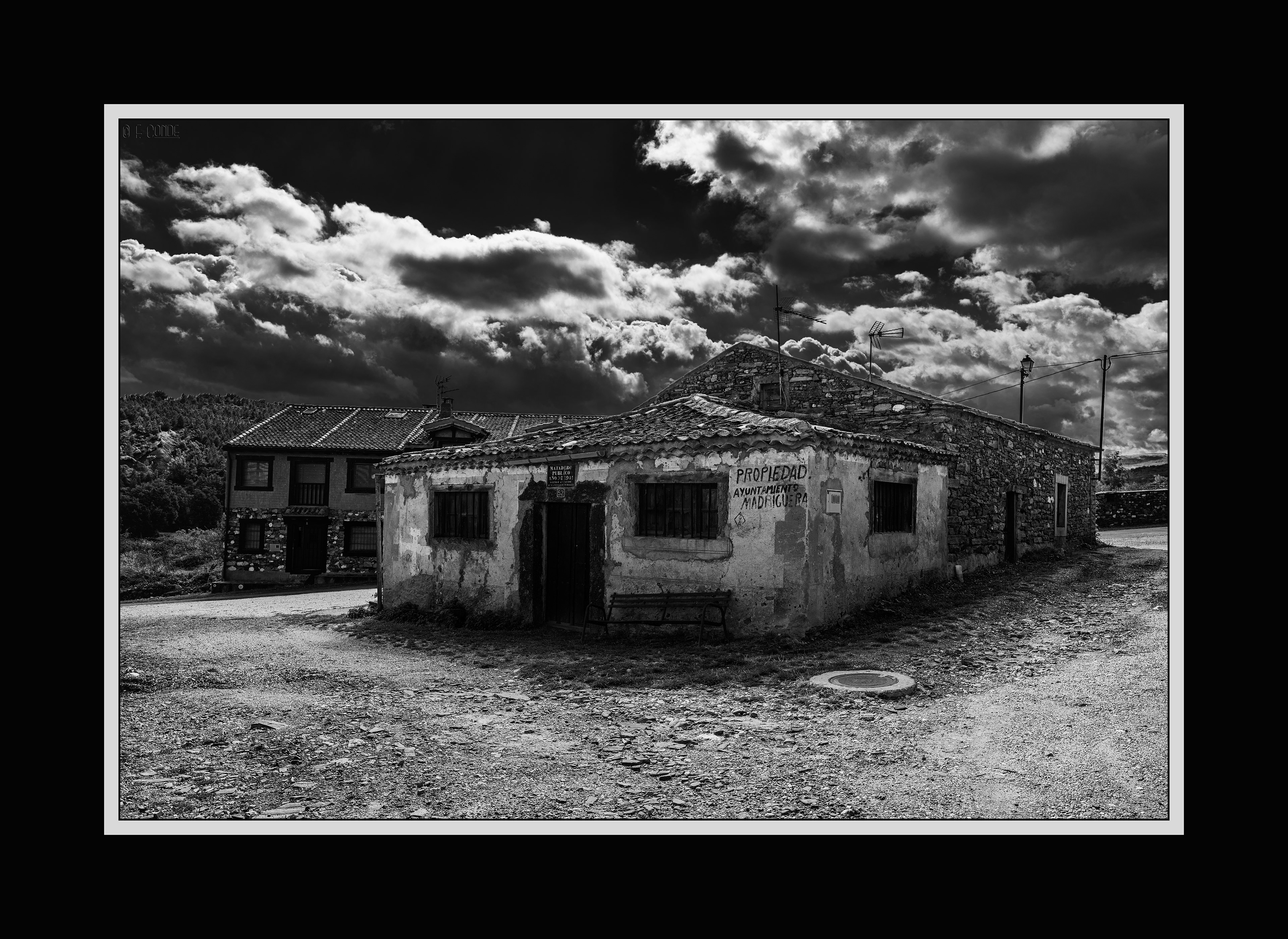 Madriguera byn-1