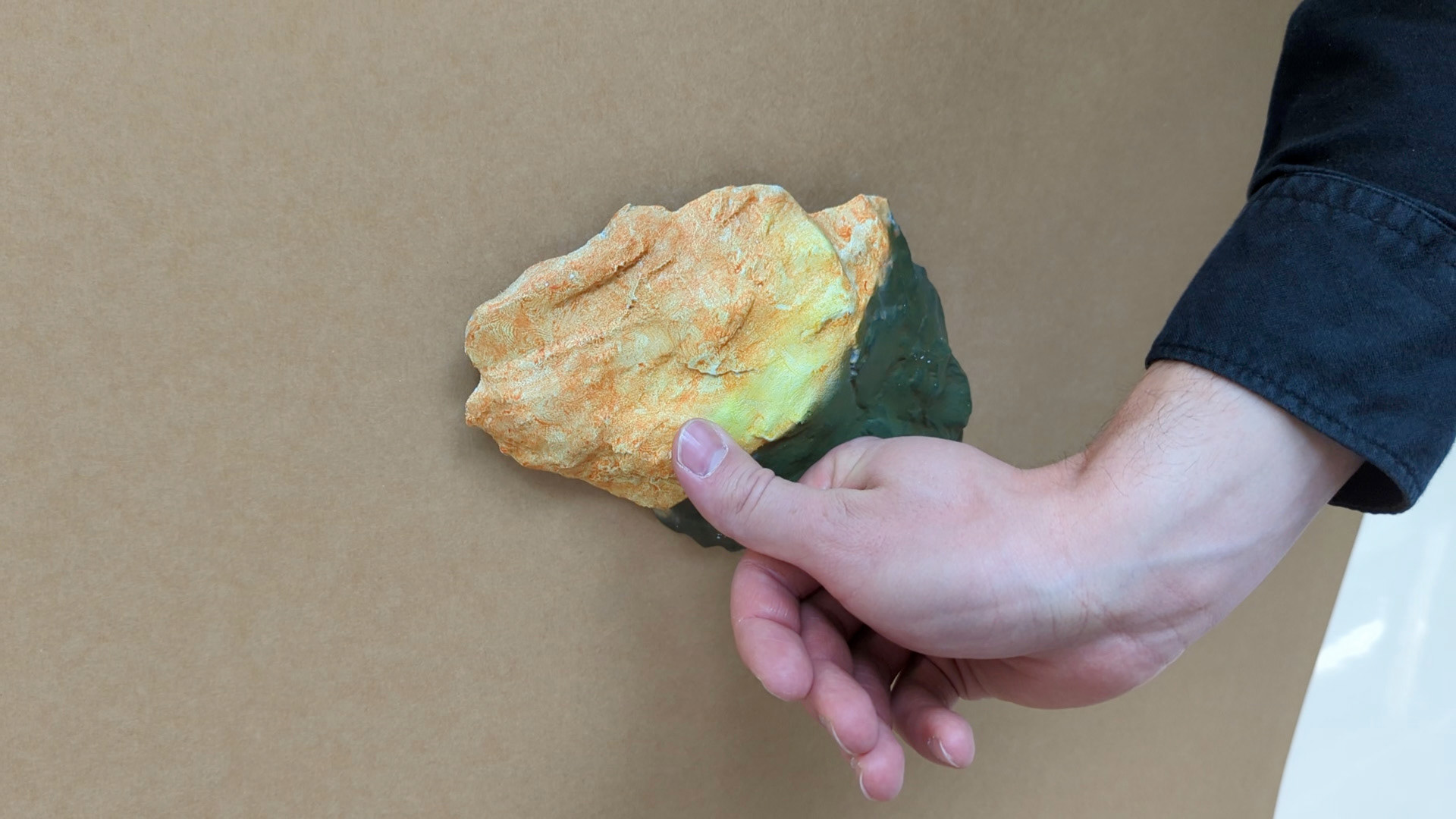Thermochromic paint