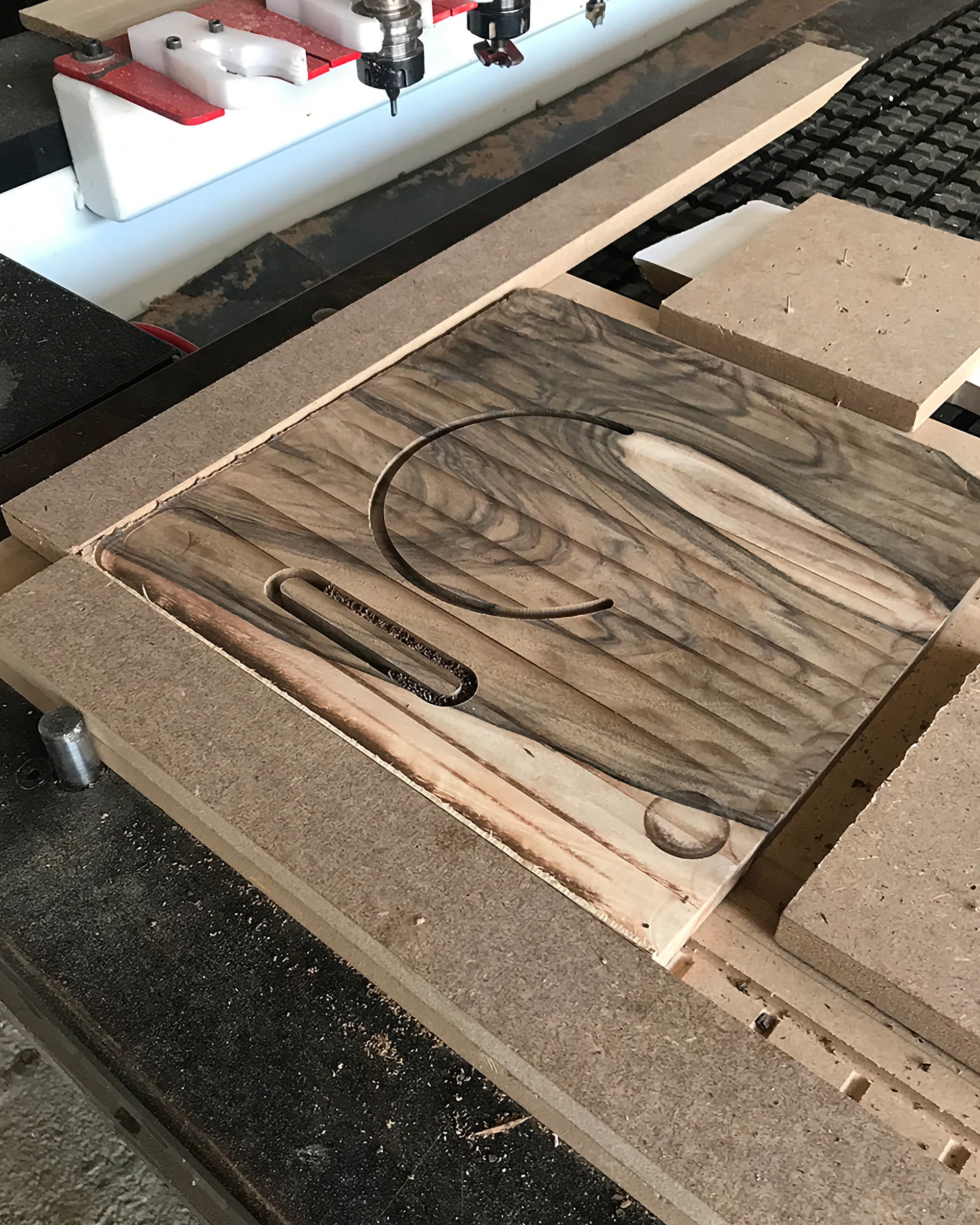 CNC-CUTTING WALNUT WOOD