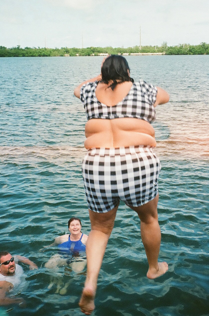 aunt kim jumping into the lake in key west with mom and adam