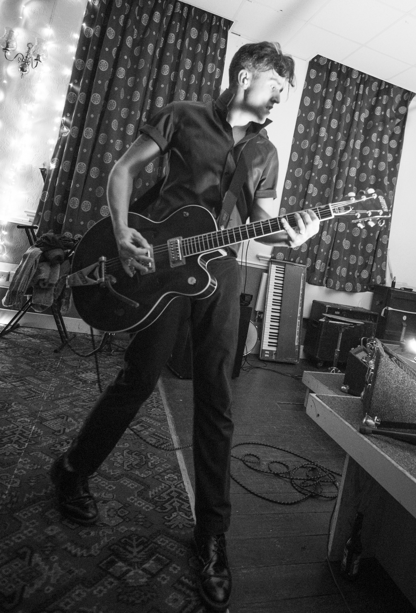 The Shakin Nightmares, Saltburn House